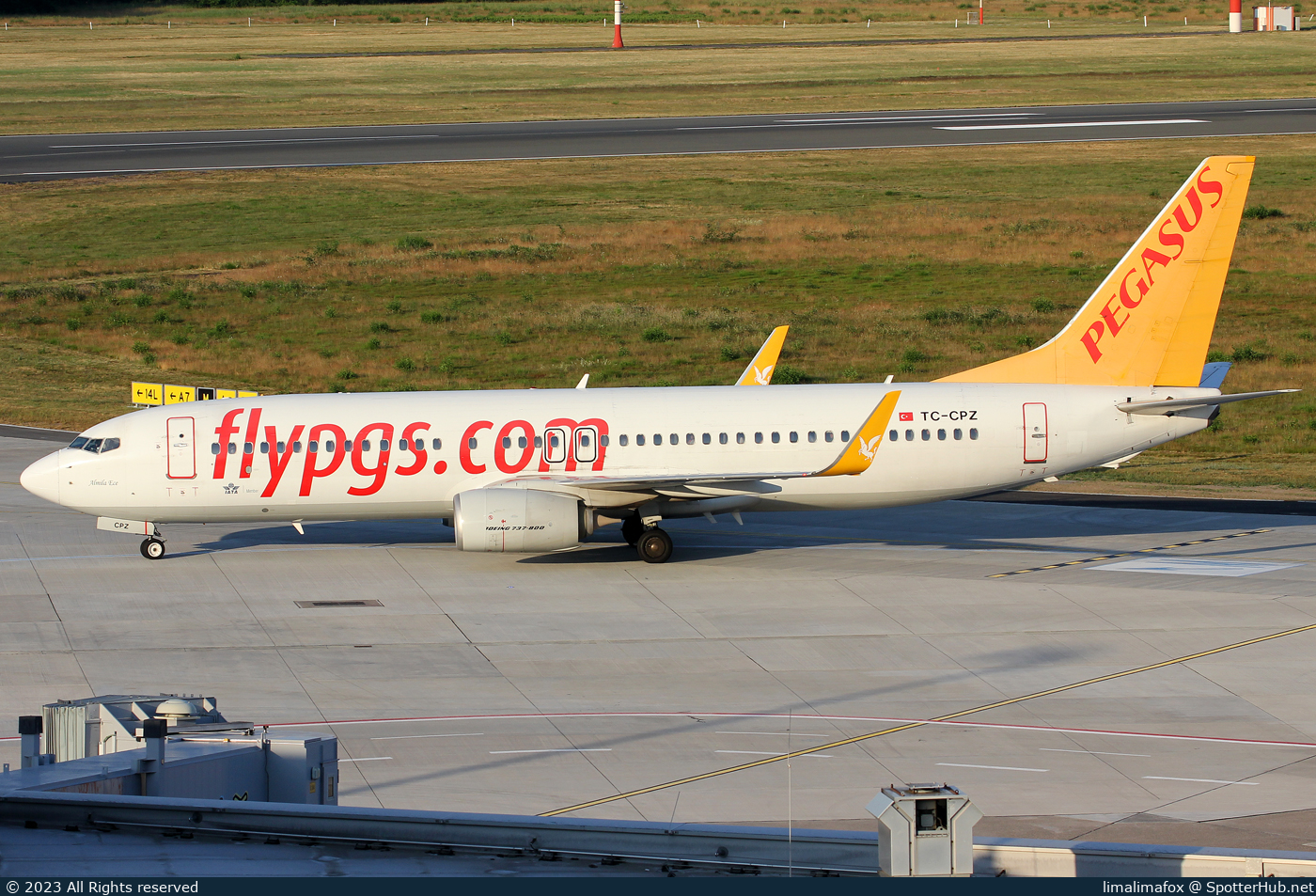 Photo of TC-CPZ - Boeing 737-8H6 operated by Pegasus Airlines