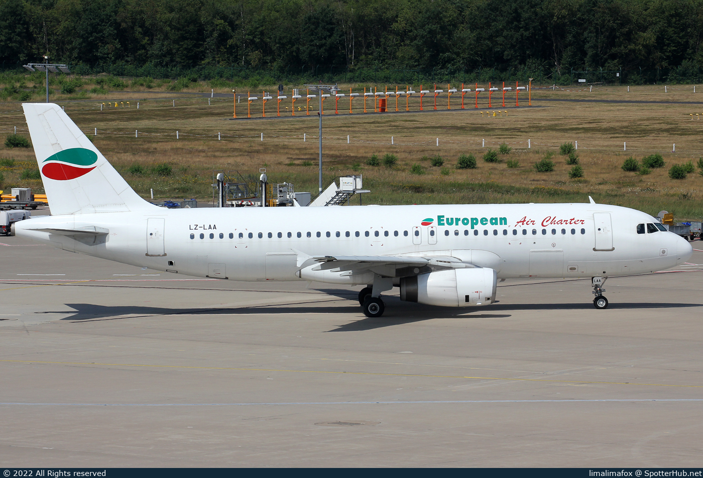 Photo of LZ-LAA - Airbus A320-231 operated by European Air Charter