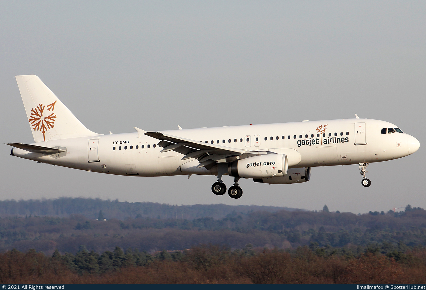 Photo of LY-EMU - Airbus A320-233 operated by GetJet Airlines