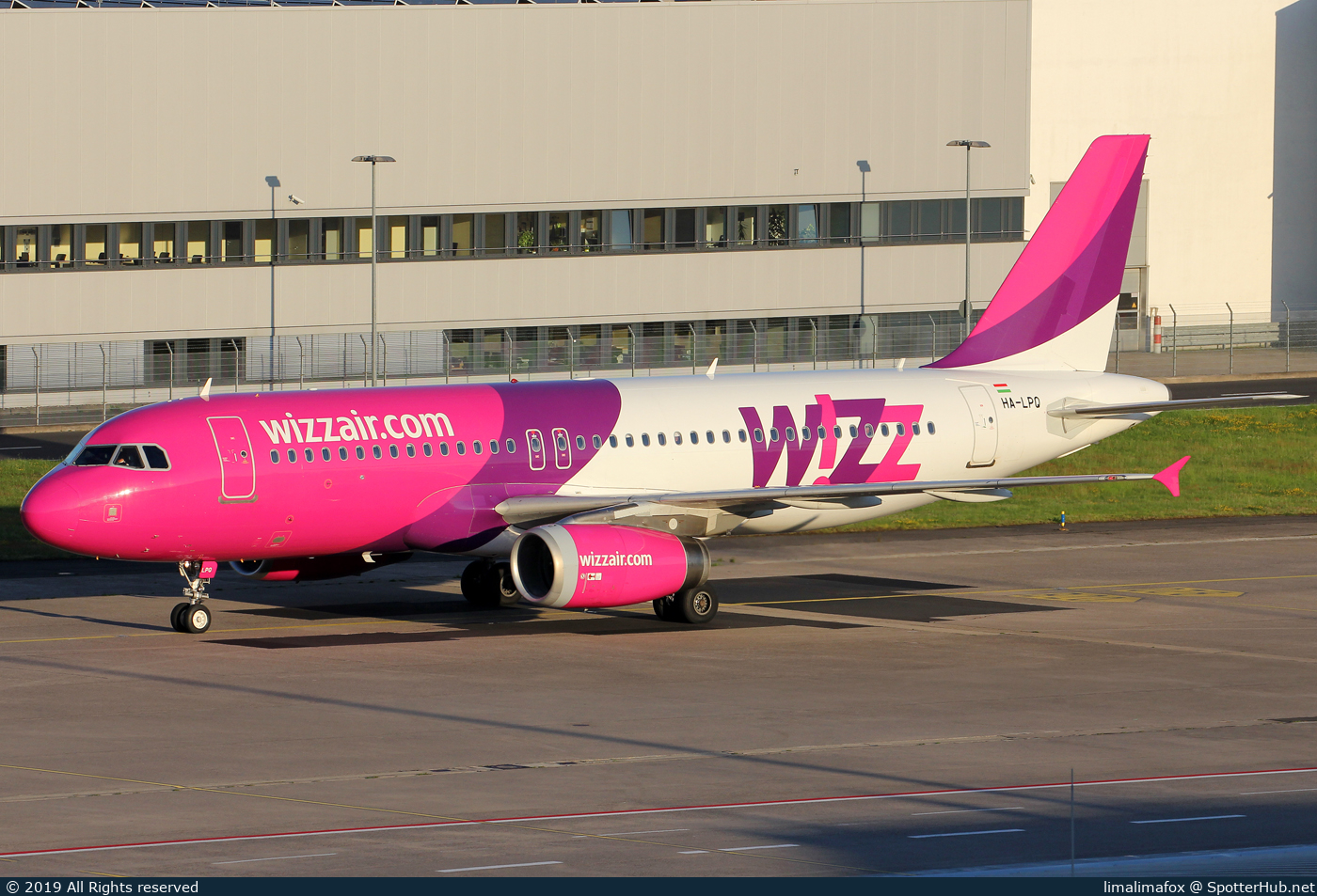 Photo of HA-LPQ - Airbus A320-232 operated by Wizz Air