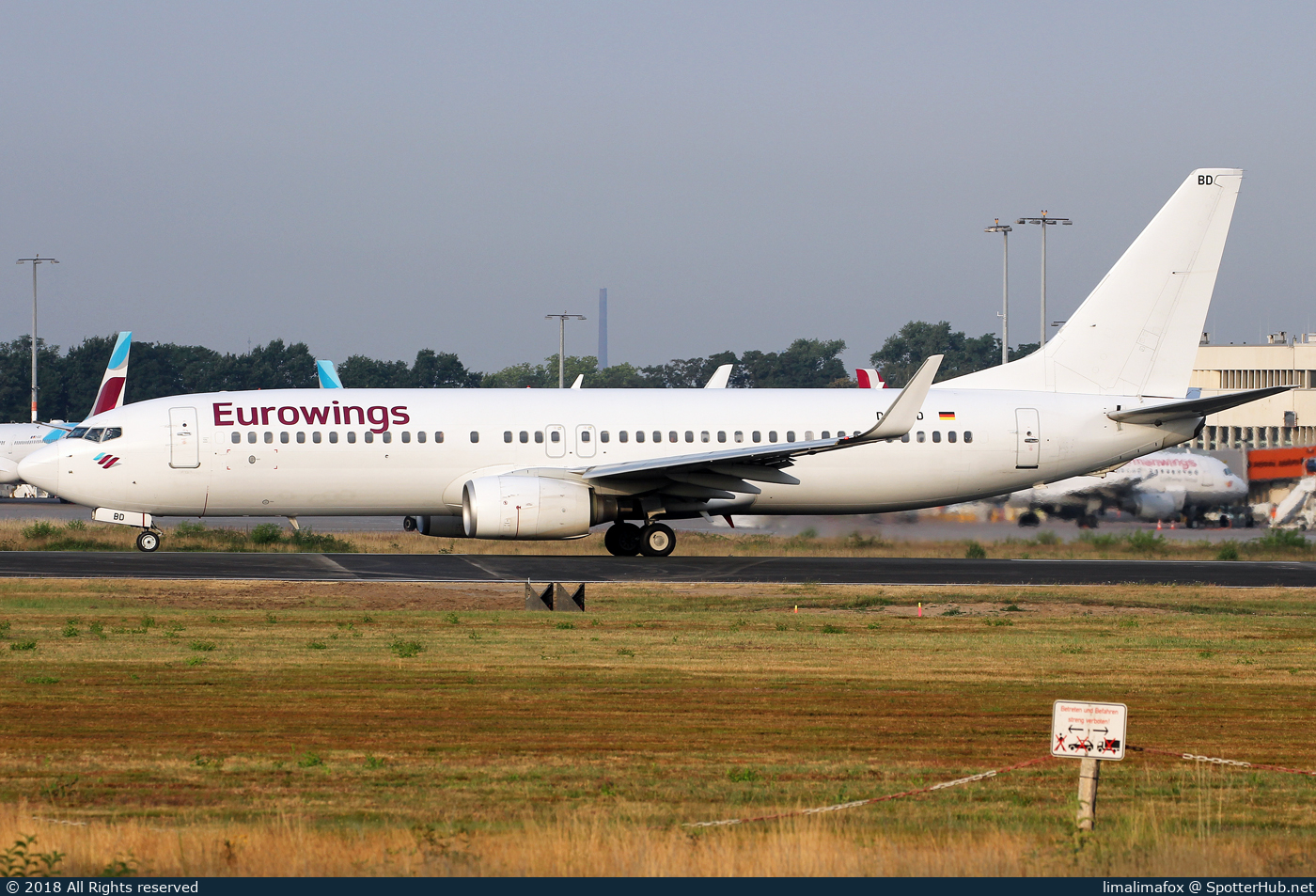Photo of D-ABBD - Boeing 737-86J operated by Eurowings (opb TUIfly)