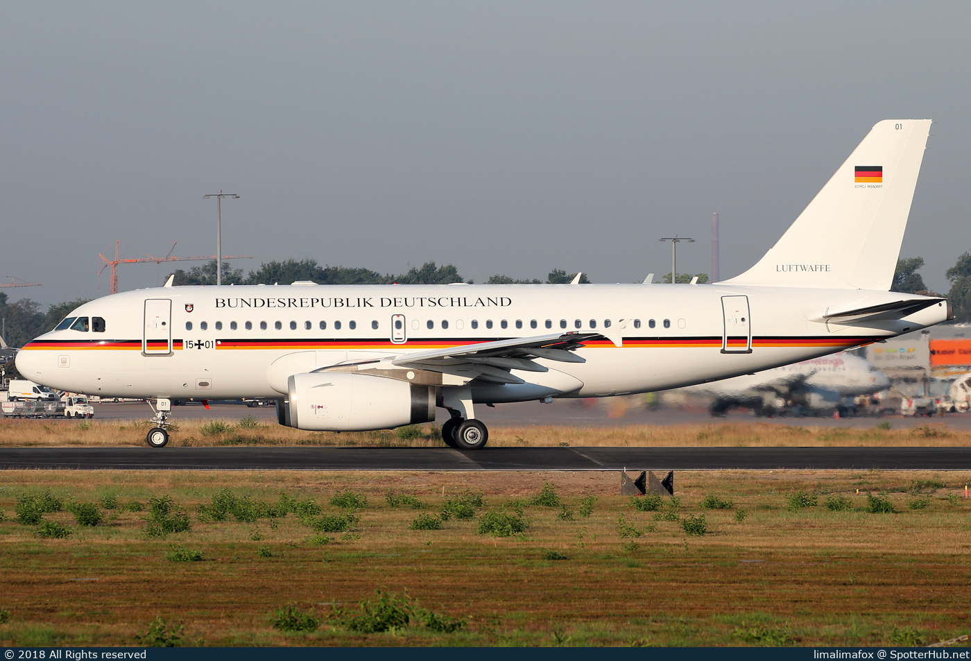 Photo of 15+01 - Airbus A319-133(CJ) operated by German Air Force