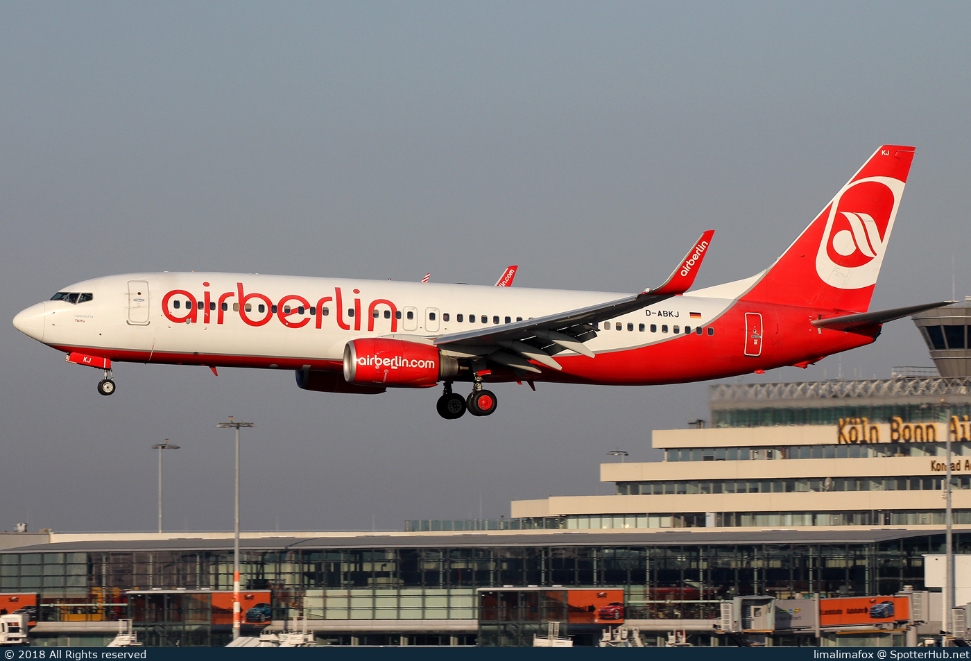 Photo of D-ABKJ - Boeing 737-86J operated by Air Berlin