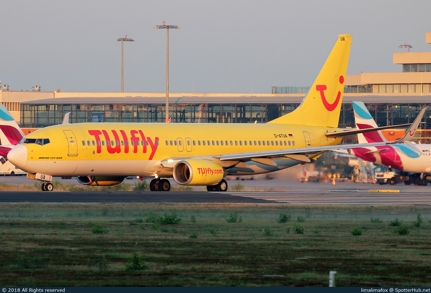Photo of D-ATUA - Boeing 737-8K5 operated by TUIfly