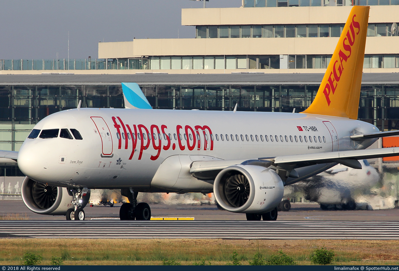 Photo of TC-NBR - Airbus A320-251N operated by Pegasus Airlines