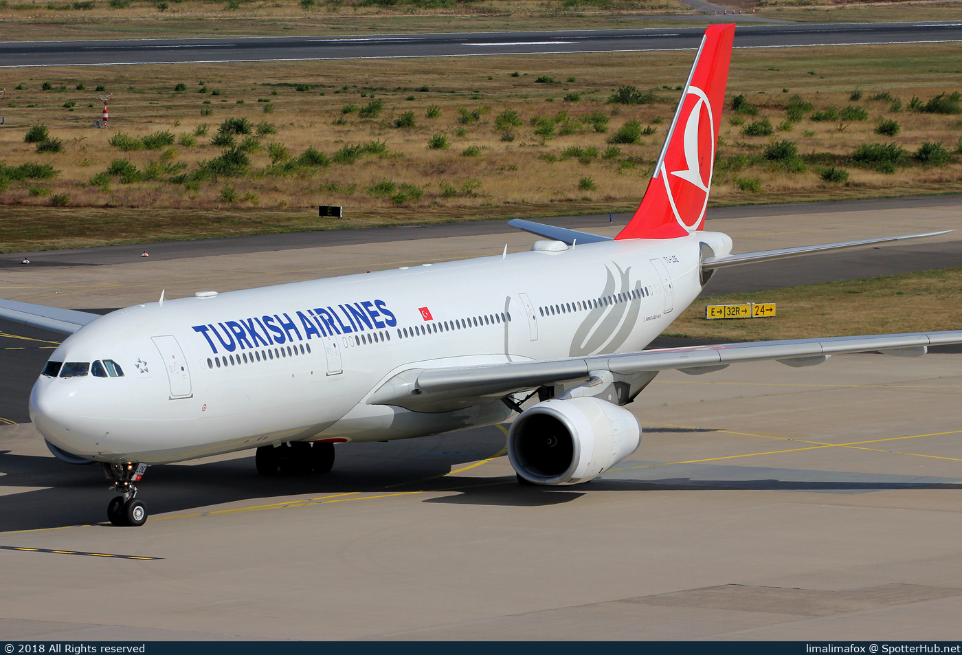 Photo of TC-LOE - Airbus A330-343 operated by Turkish Airlines