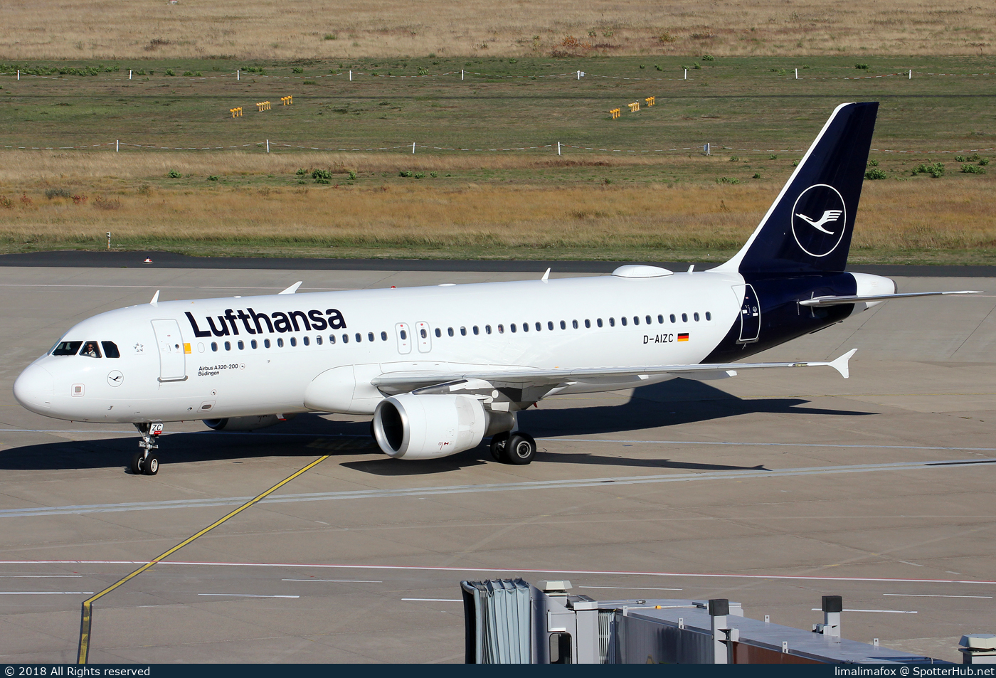 Photo of D-AIZC - Airbus A320-214 operated by Lufthansa
