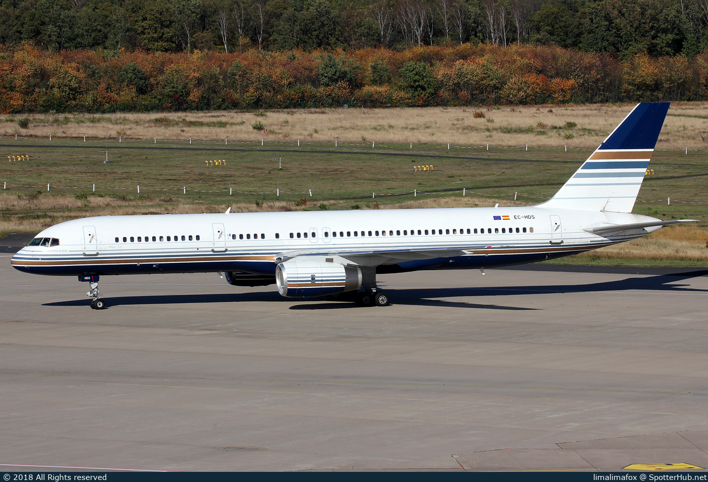 Photo of EC-HDS - Boeing 757-256 operated by Privilege Style
