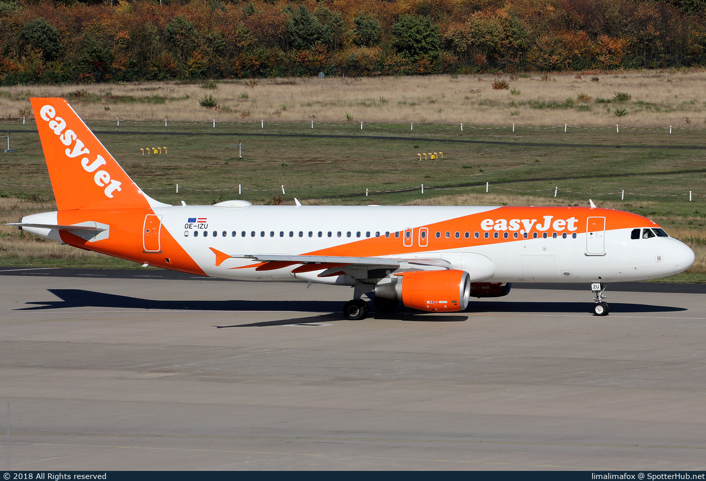 Photo of OE-IZU - Airbus A320-214 operated by easyJet Europe