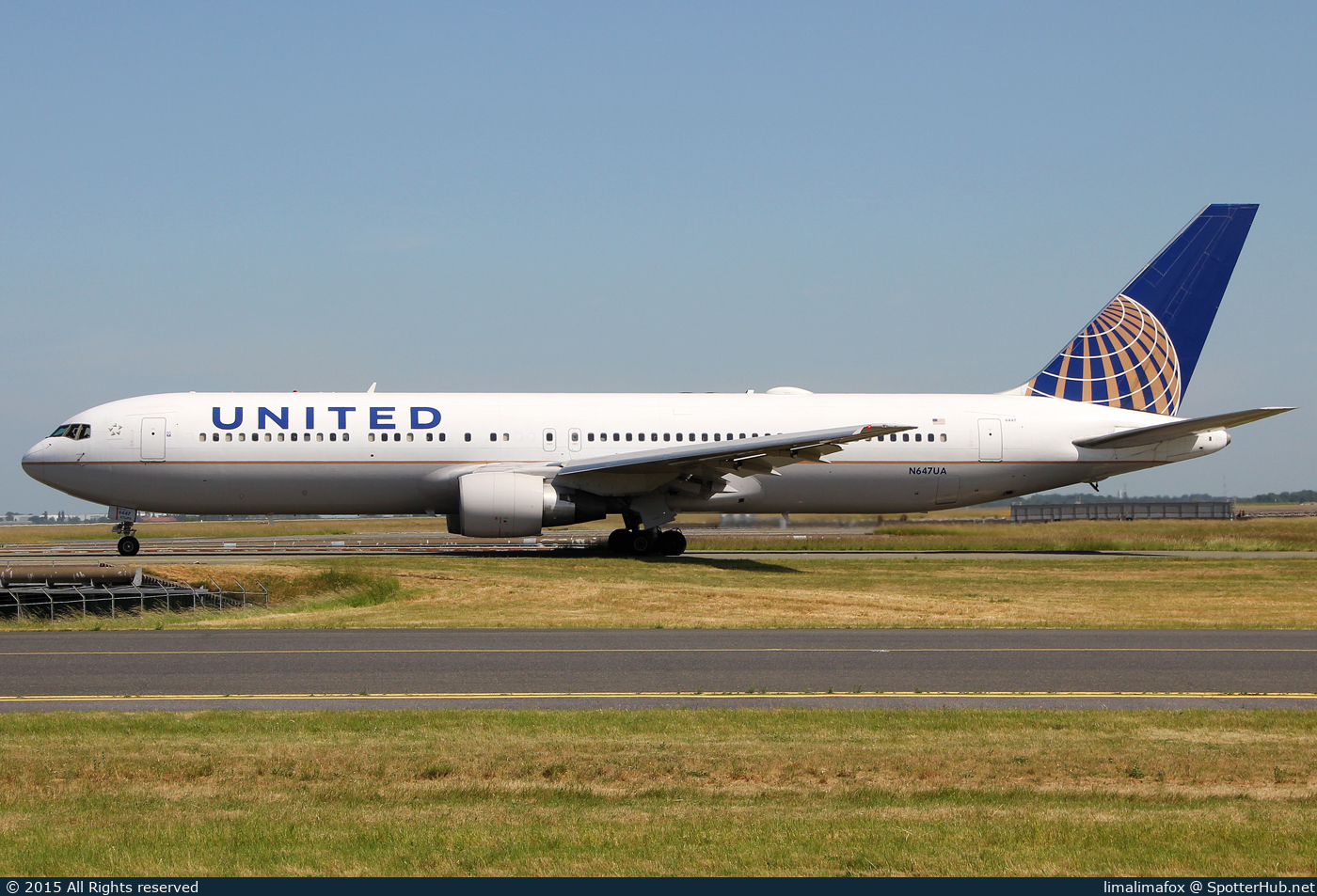 Photo of N647UA - Boeing 767-322(ER) operated by United Airlines