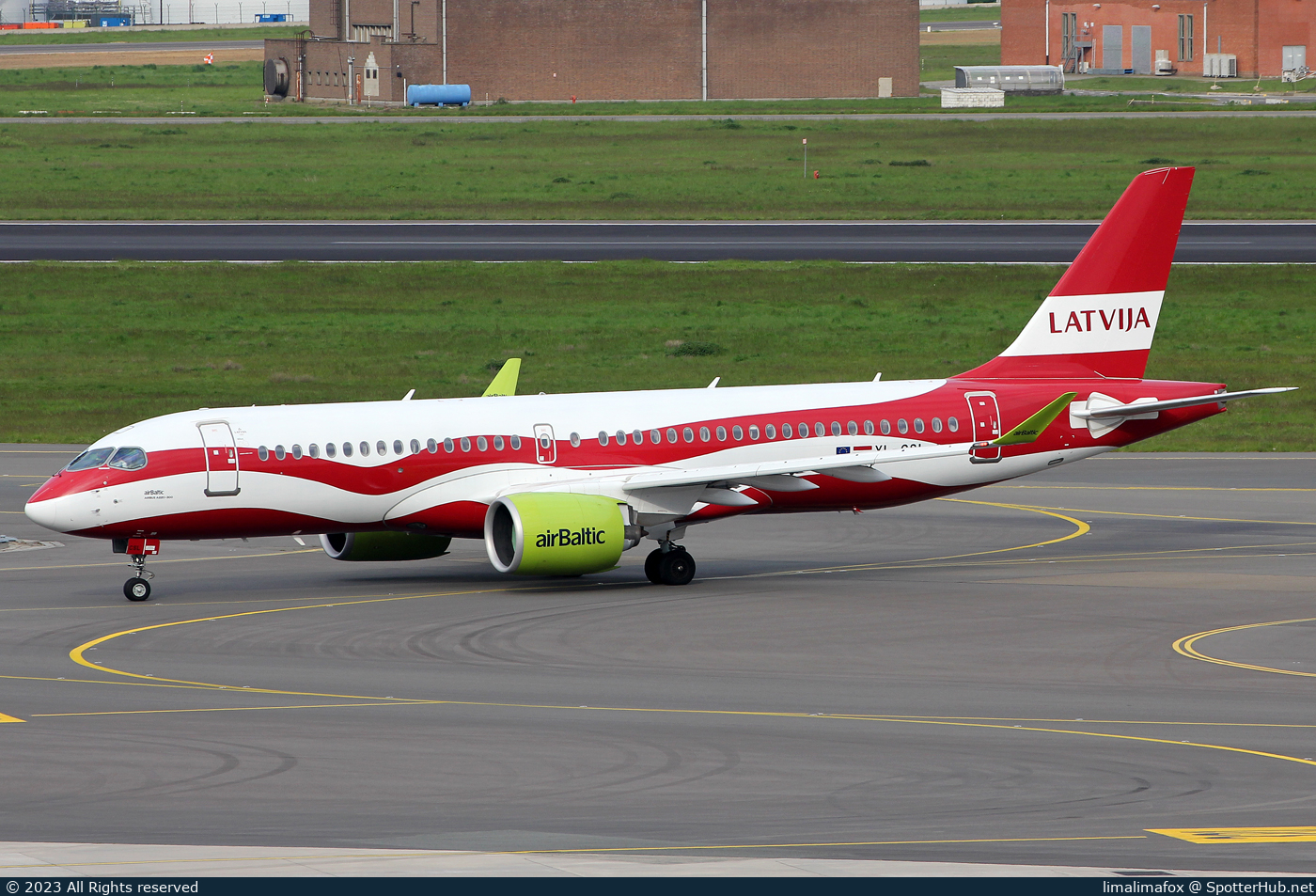 Photo of YL-CSL - Airbus A220-300 operated by airBaltic