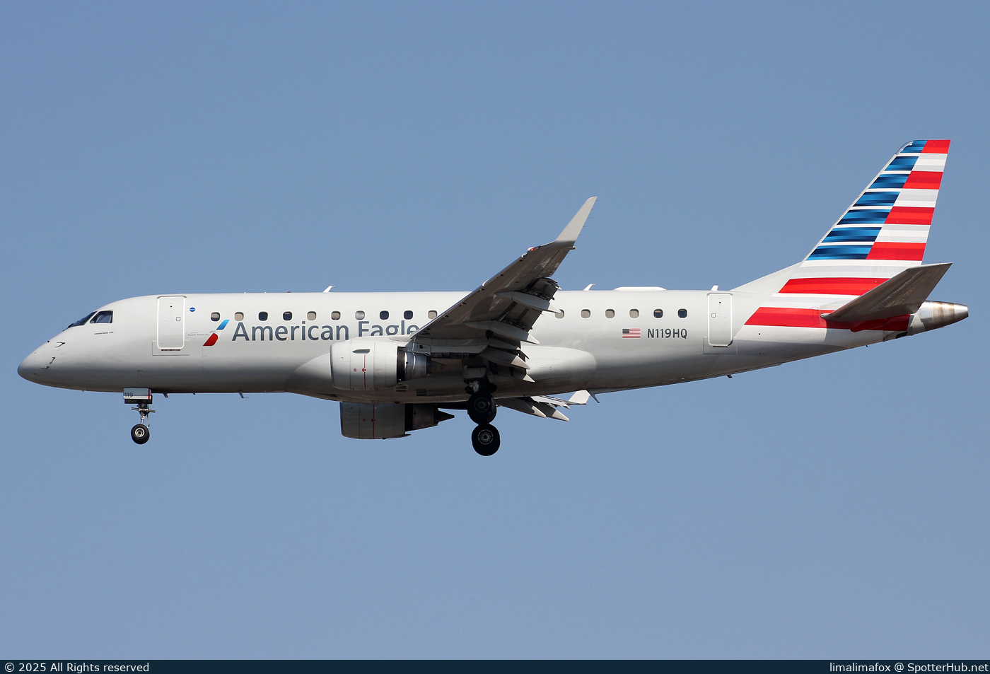 Photo of N119HQ - Embraer ERJ-175LR operated by American Eagle (opb Republic Airways)