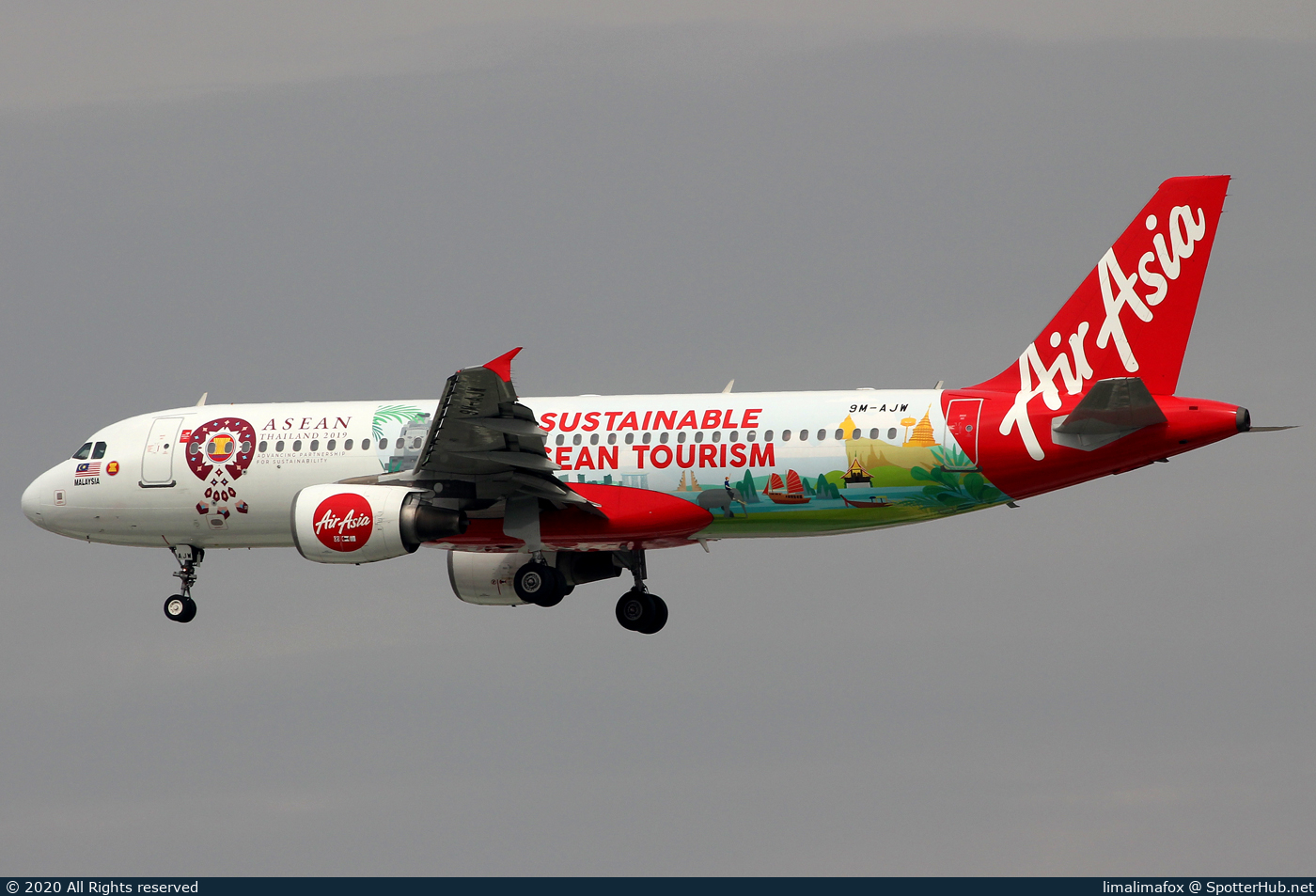 Photo of 9M-AJW - Airbus A320-216 operated by AirAsia