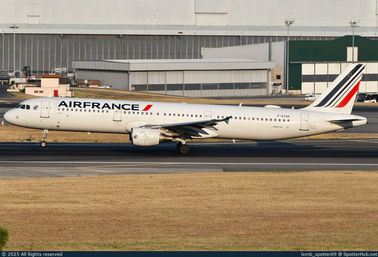 Photo of F-GTAK - Airbus A321-212 at Humberto Delgado