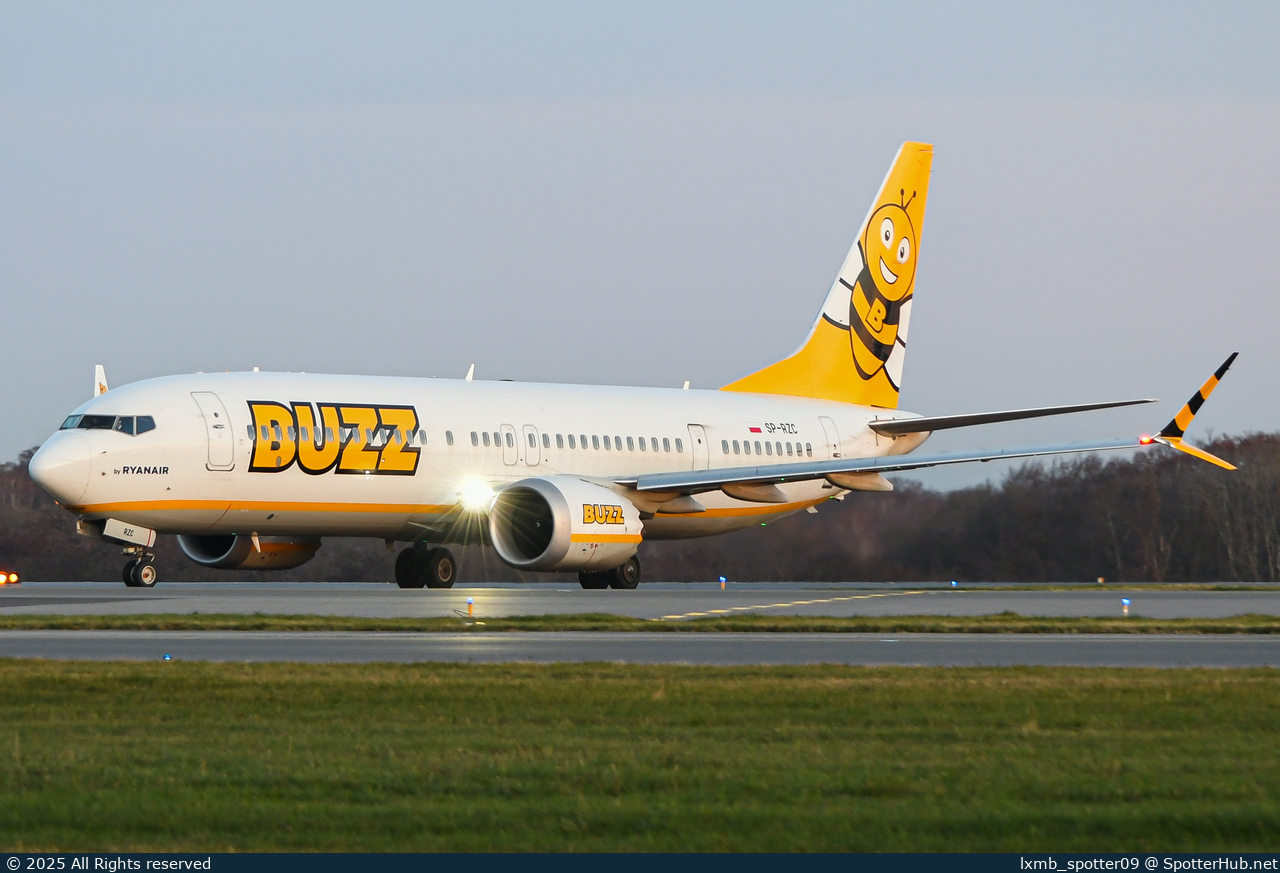 Photo of SP-RZC - Boeing 737 MAX 8-200 operated by Buzz