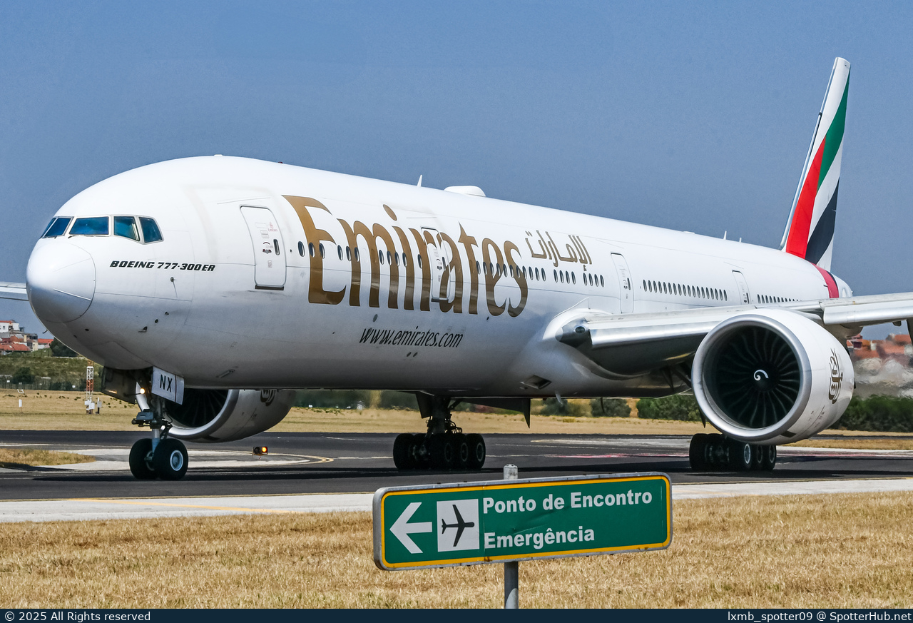 Photo of A6-ENX - Boeing 777-31H(ER) operated by Emirates
