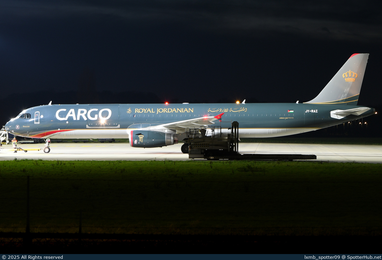Photo of JY-RAZ - Airbus A321-231(P2F) operated by Royal Jordanian Cargo