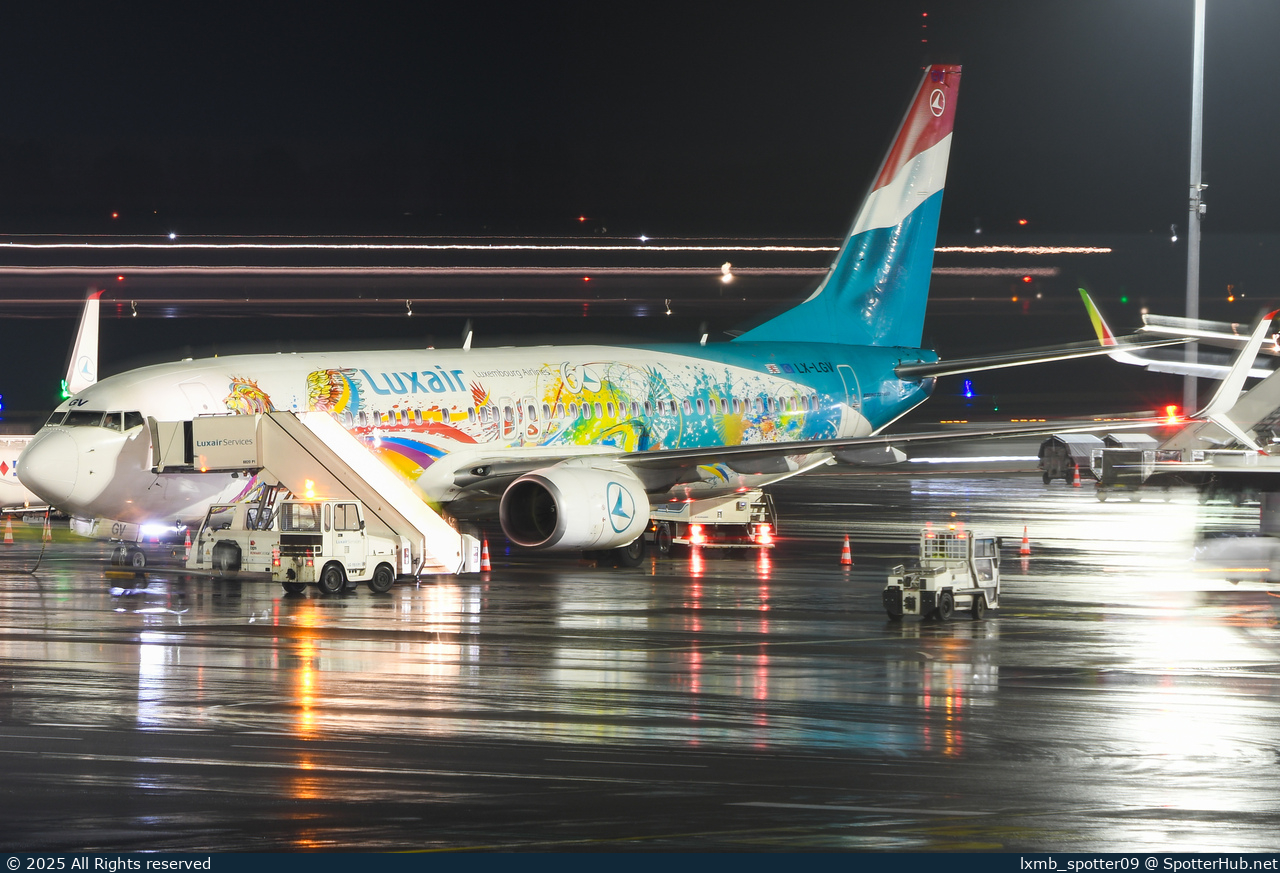 Photo of LX-LGV - Boeing 737-8C9 operated by Luxair