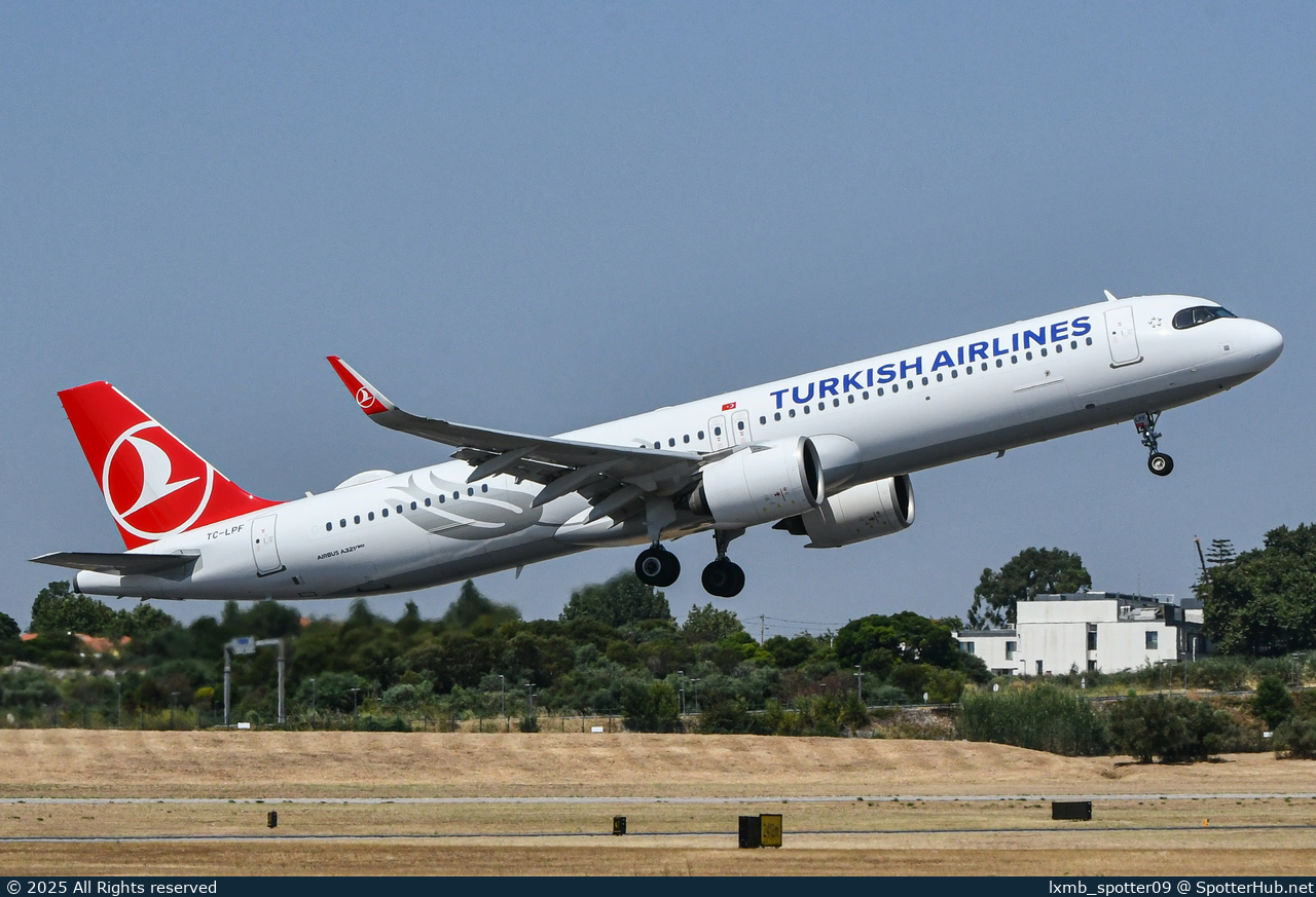 Photo of TC-LPF - Airbus A321-271NX operated by Turkish Airlines