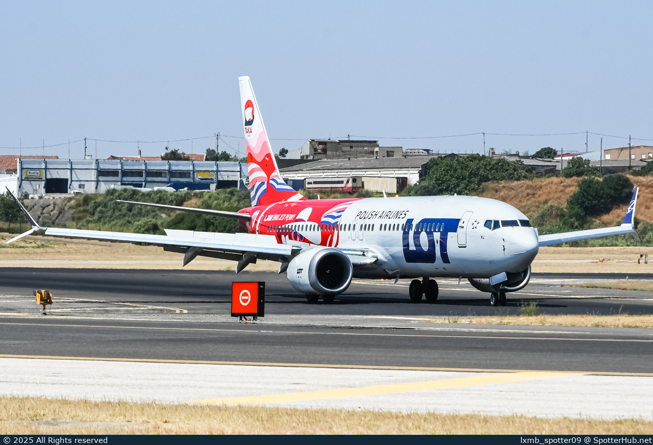 Photo of SP-LVL - Boeing 737 MAX 8 operated by LOT Polish Airlines