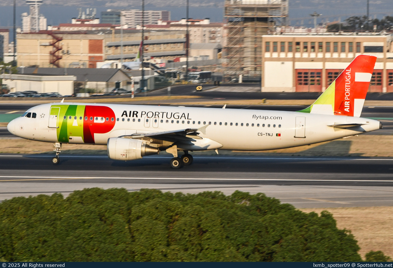 Photo of CS-TNJ - Airbus A320-214 operated by TAP Air Portugal