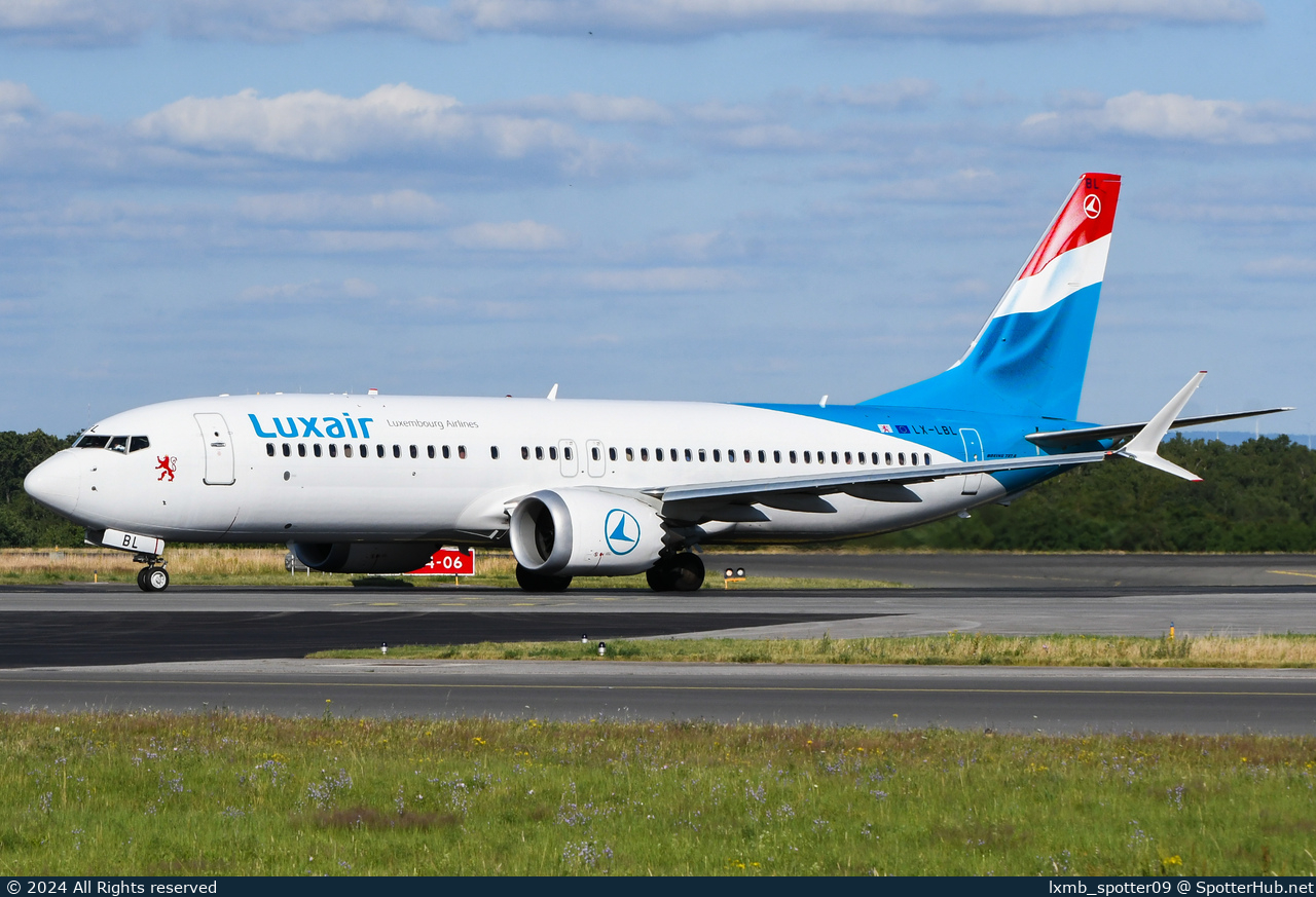 Photo of LX-LBL - Boeing 737 MAX 8 operated by Luxair