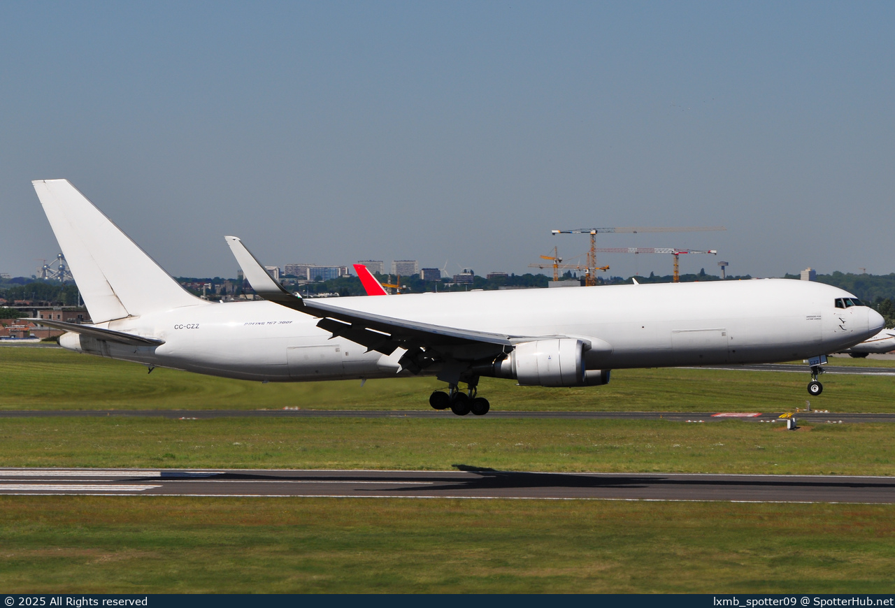 Photo of CC-CZZ - Boeing 767-316F operated by LATAM Cargo