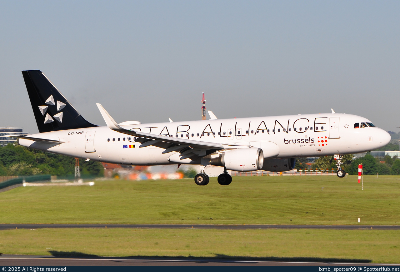 Photo of OO-SNP - Airbus A320-214 operated by Brussels Airlines