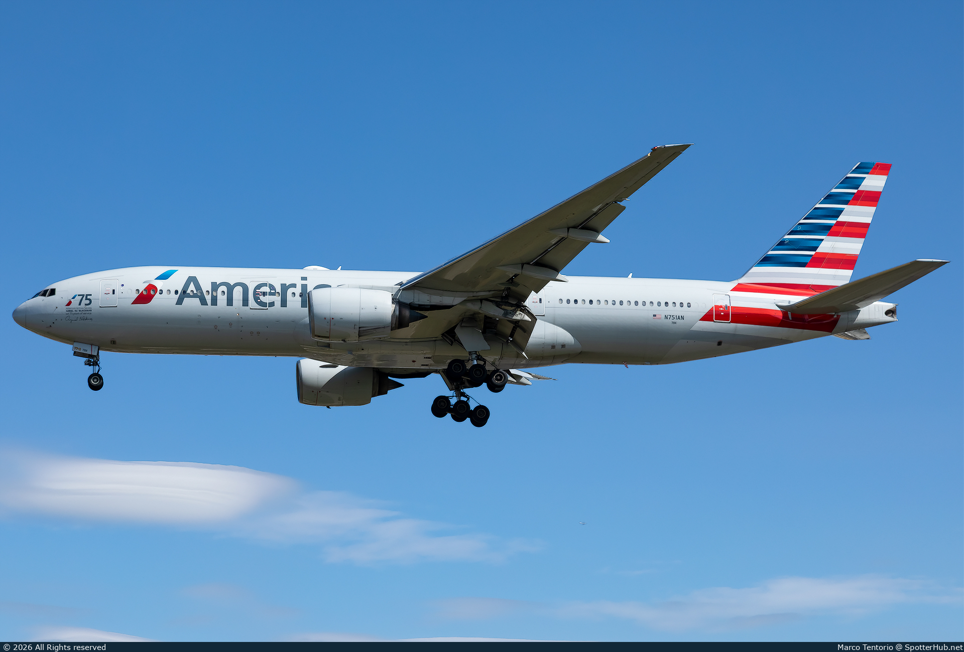 Photo of N751AN - Boeing 777-223(ER) operated by American Airlines