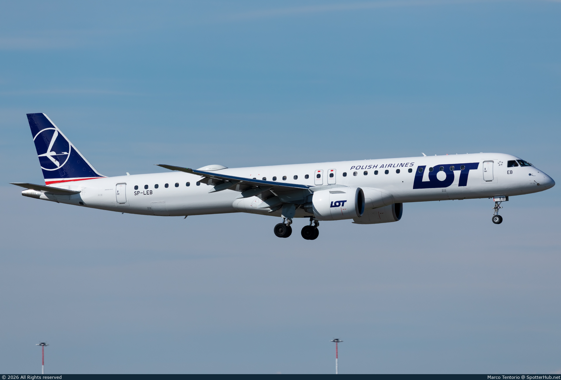 Photo of SP-LEB - Embraer ERJ-195-E2 operated by LOT Polish Airlines