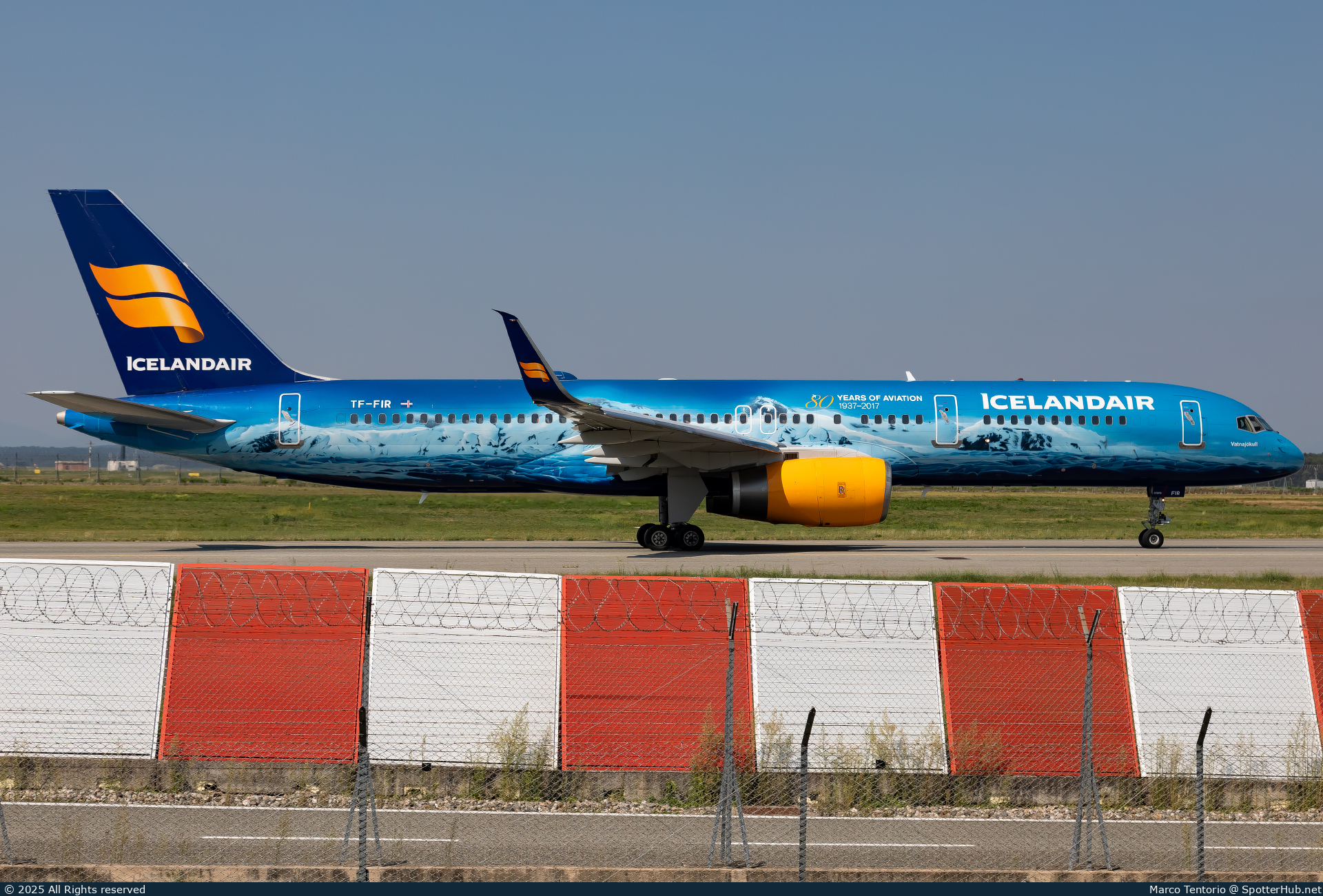 Photo of TF-FIR - Boeing 757-256 operated by Icelandair