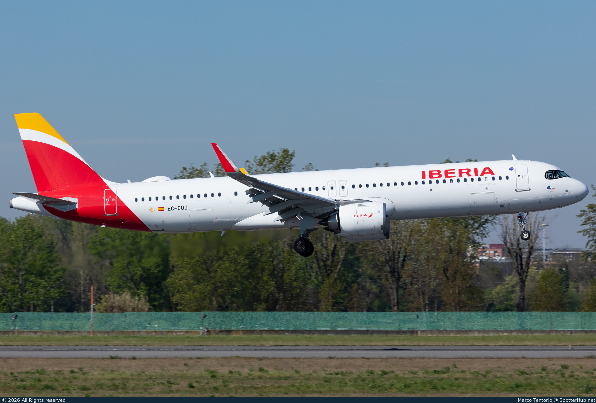 Photo of EC-OOJ - Airbus A321-253NY operated by Iberia