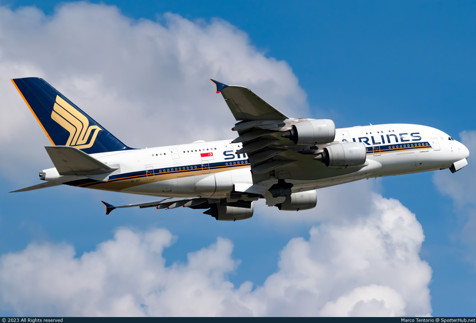 Photo of 9V-SKT - Airbus A380-841 operated by Singapore Airlines