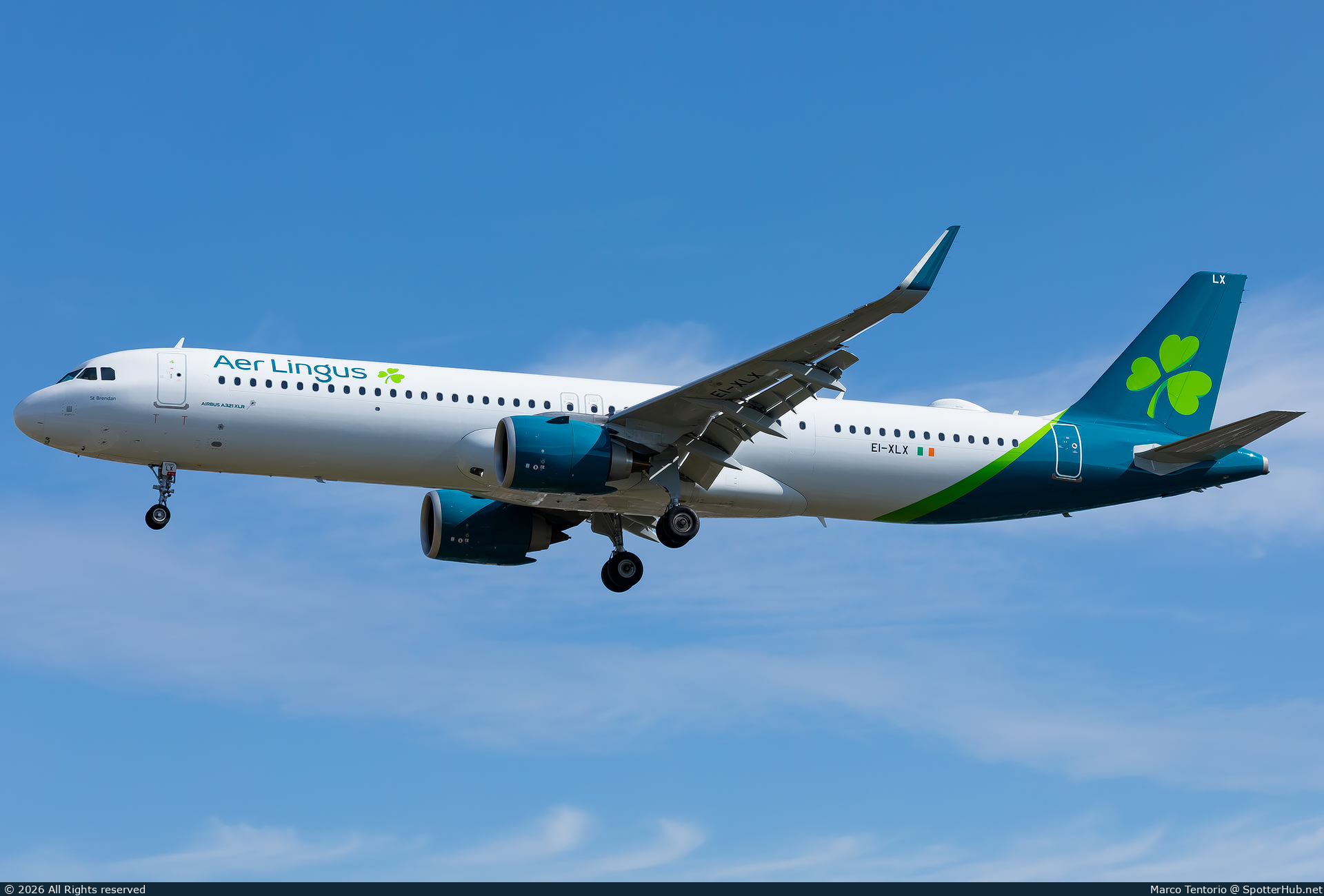 Photo of EI-XLX - Airbus A321-253NY operated by Aer Lingus