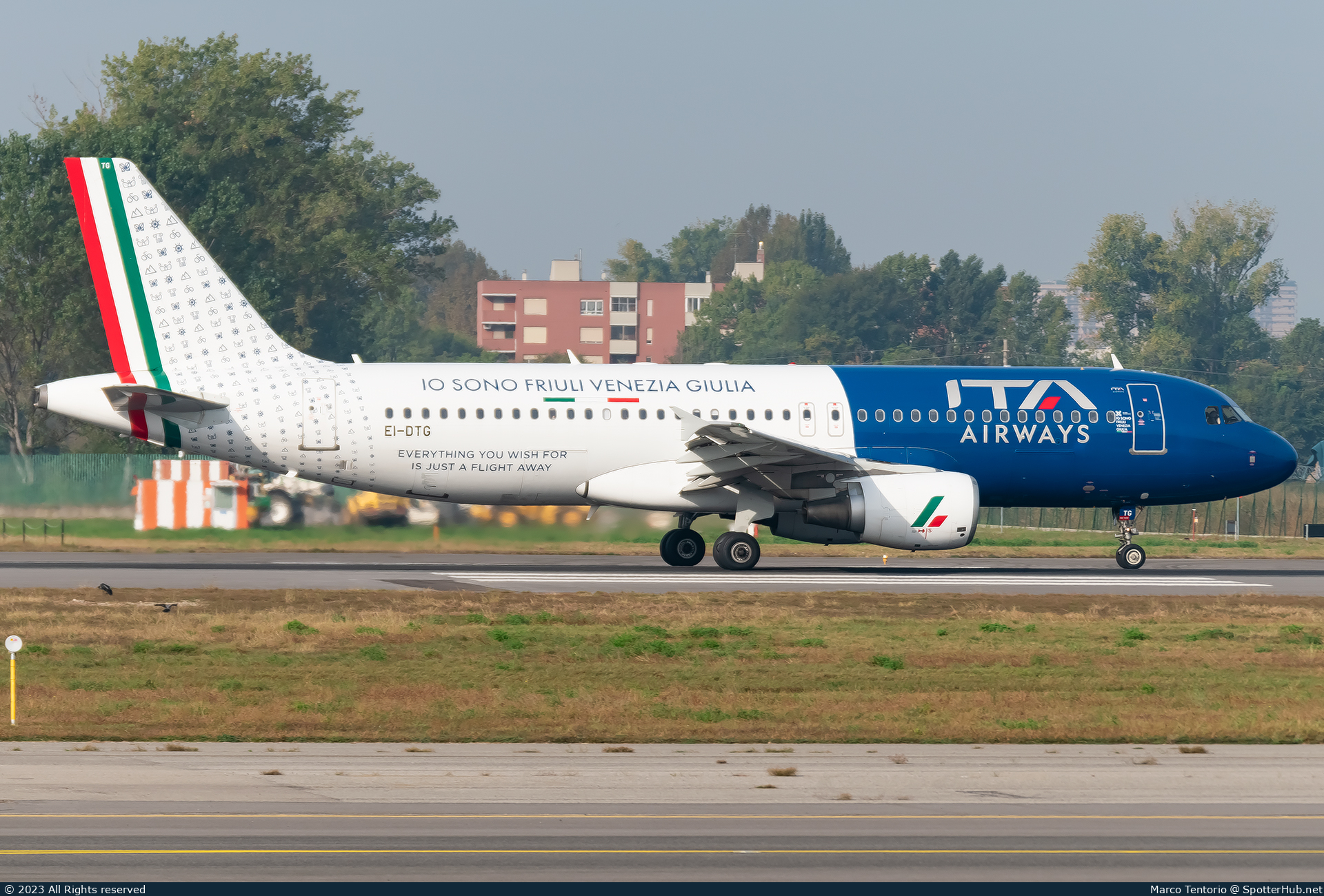 Photo of EI-DTG - Airbus A320-216 operated by ITA Airways