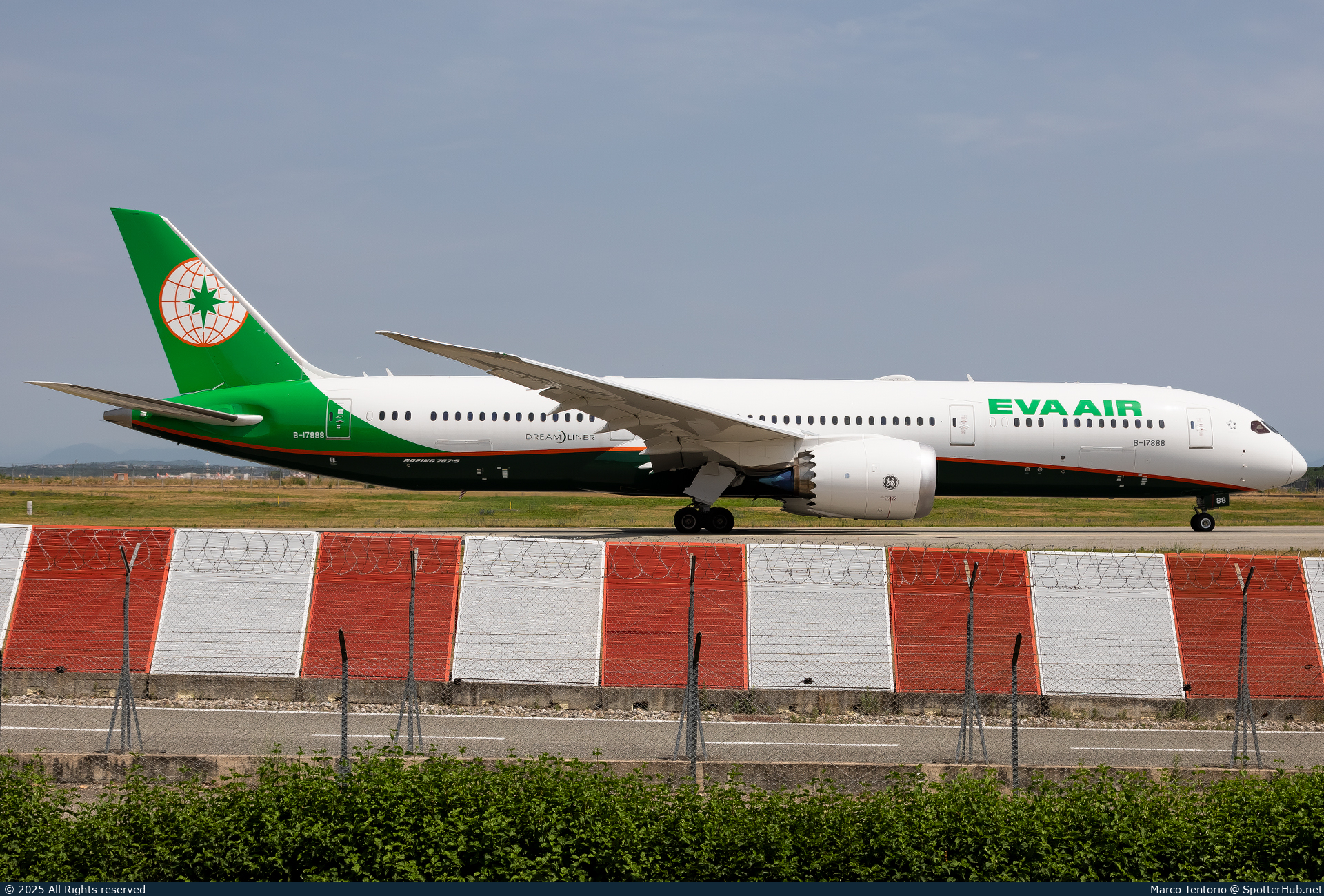 Photo of B-17888 - Boeing 787-9 Dreamliner operated by EVA Air