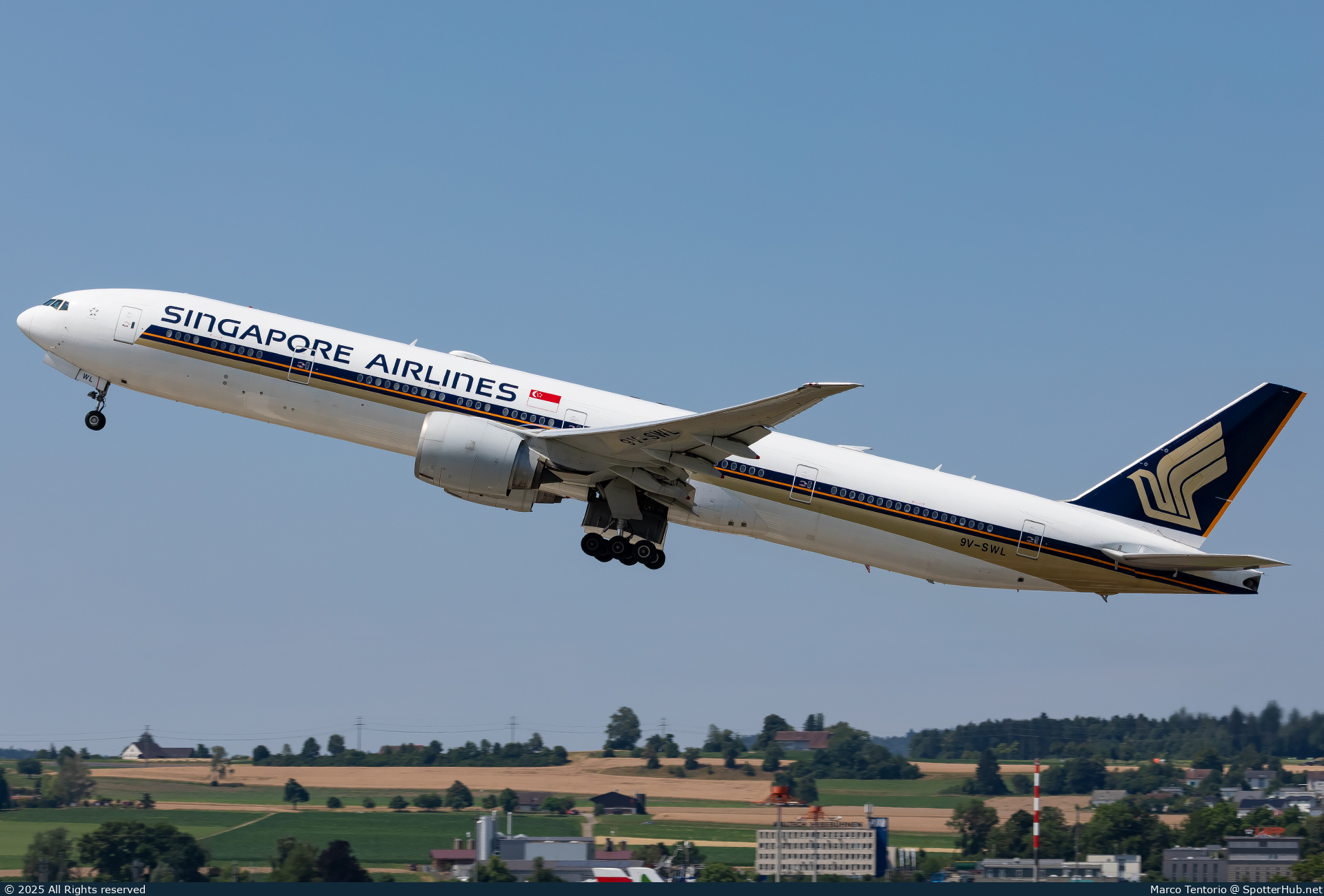 Photo of 9V-SWL - Boeing 777-312(ER) operated by Singapore Airlines