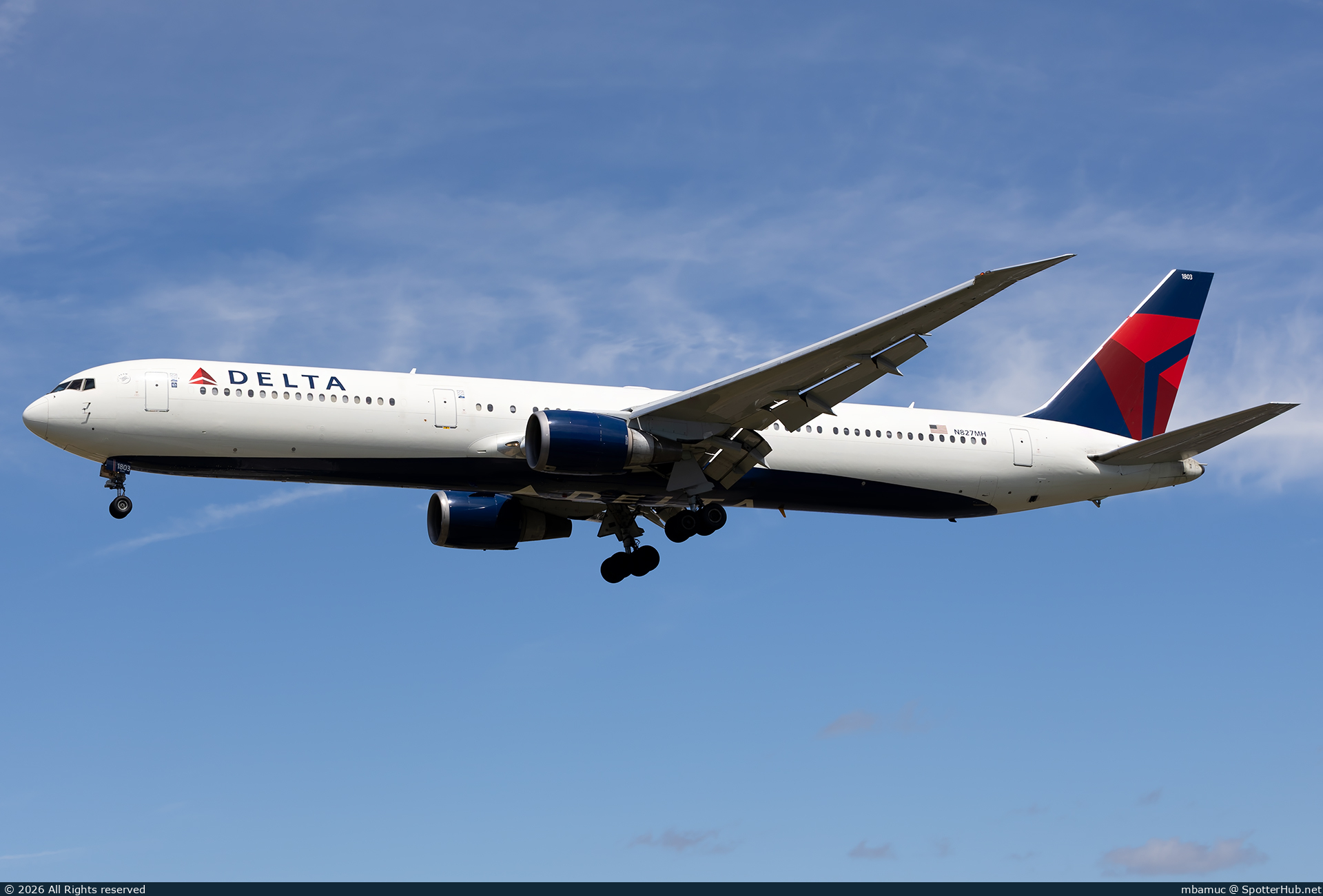 Photo of N827MH - Boeing 767-432(ER) operated by Delta Air Lines
