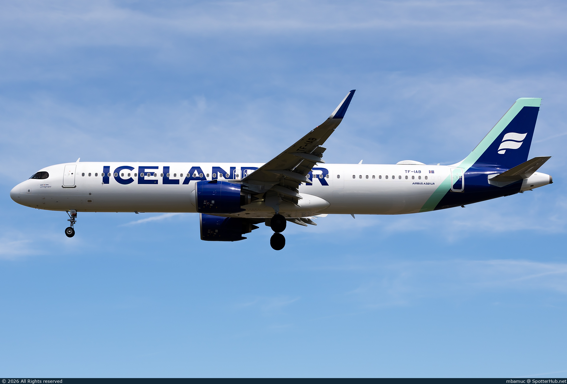 Photo of TF-IAB - Airbus A321-271NX operated by Icelandair