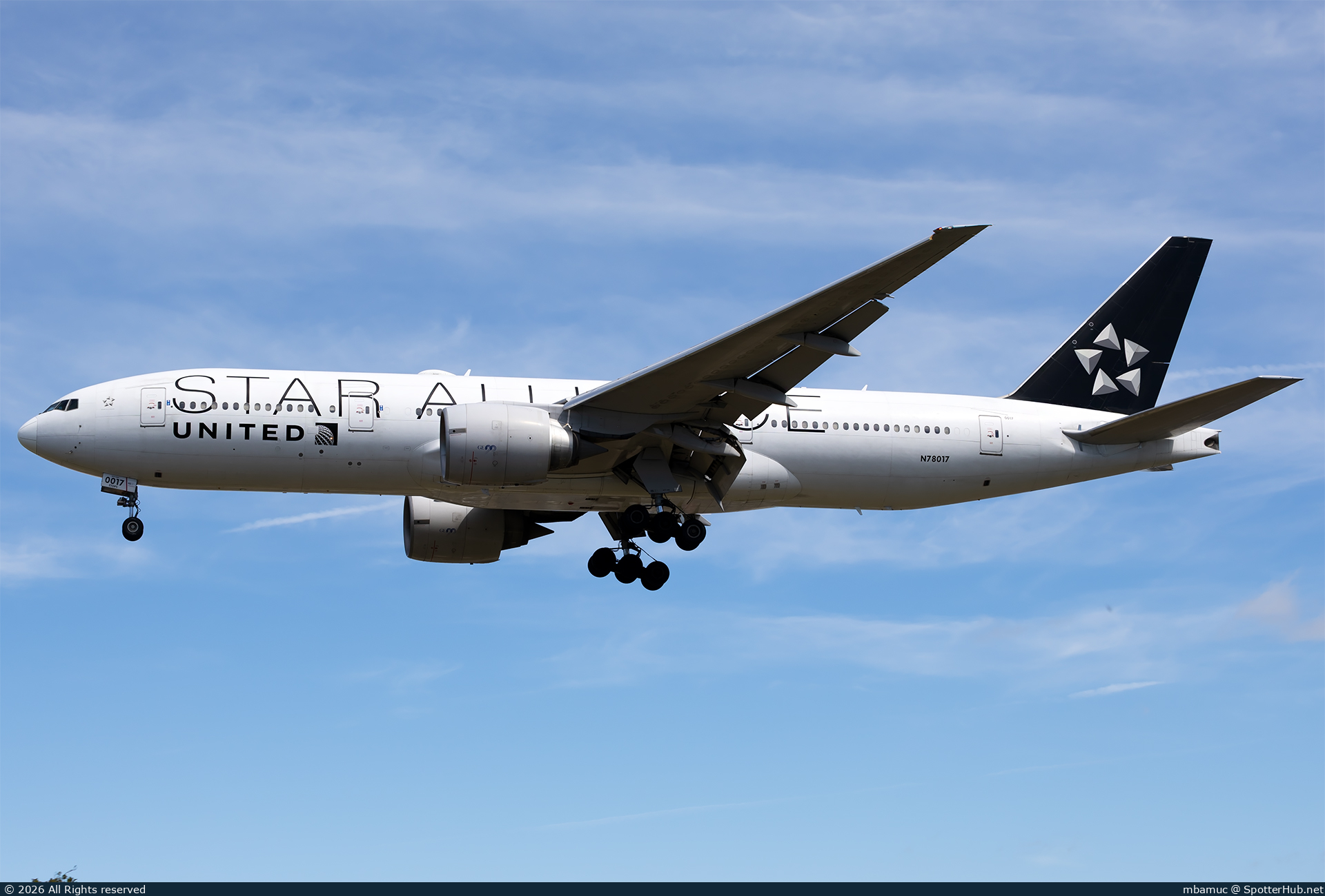 Photo of N78017 - Boeing 777-224(ER) operated by United Airlines
