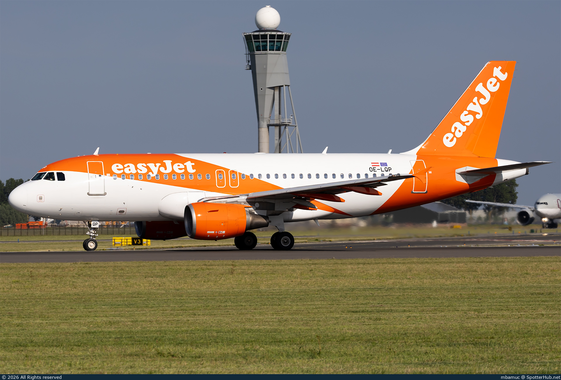 Photo of OE-LQP - Airbus A319-111 operated by easyJet Europe
