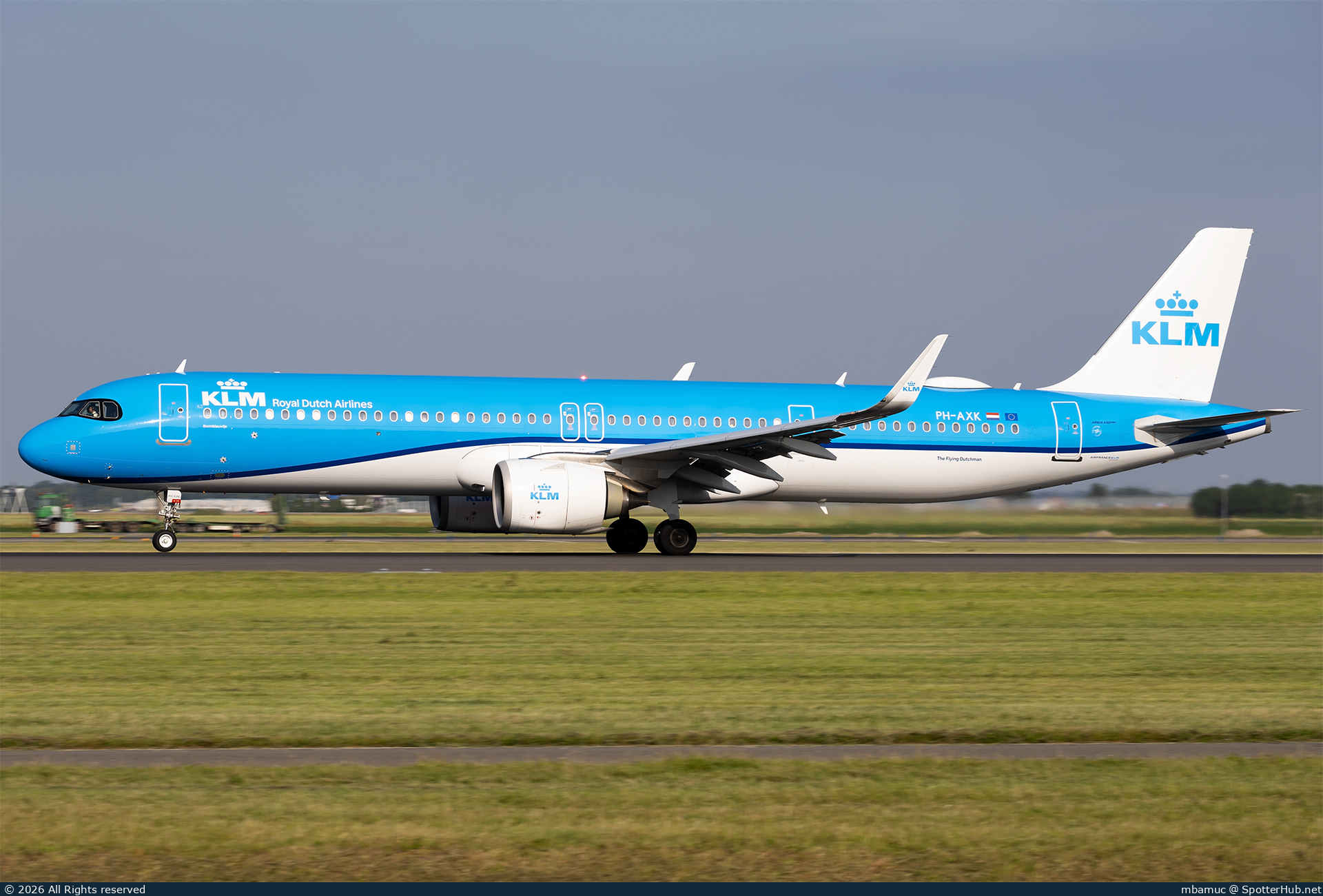Photo of PH-AXK - Airbus A321-252NX operated by KLM Royal Dutch Airlines