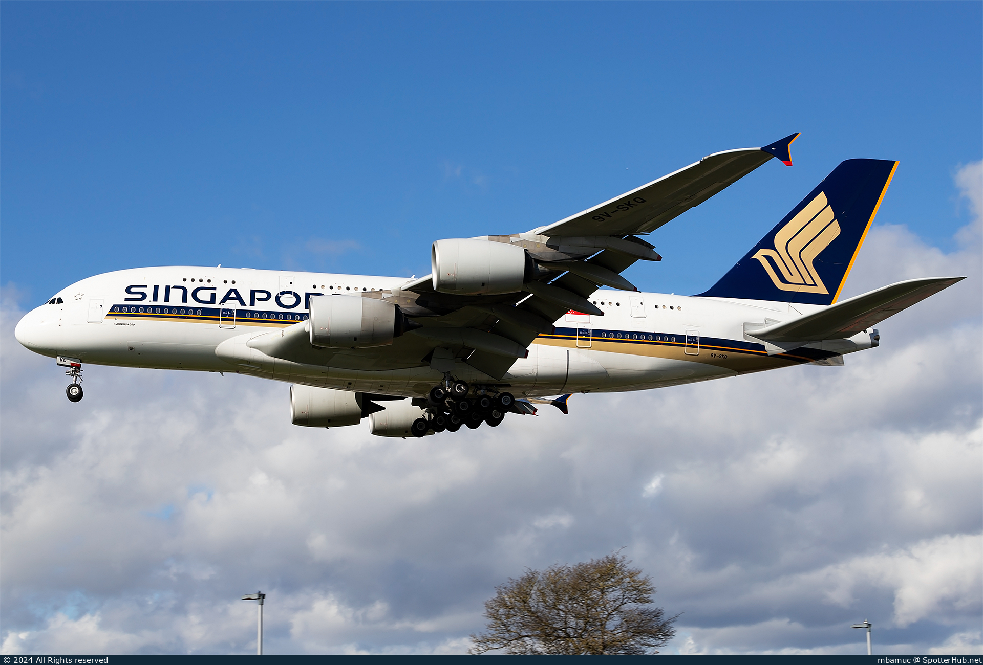 Photo of 9V-SKQ - Airbus A380-841 operated by Singapore Airlines