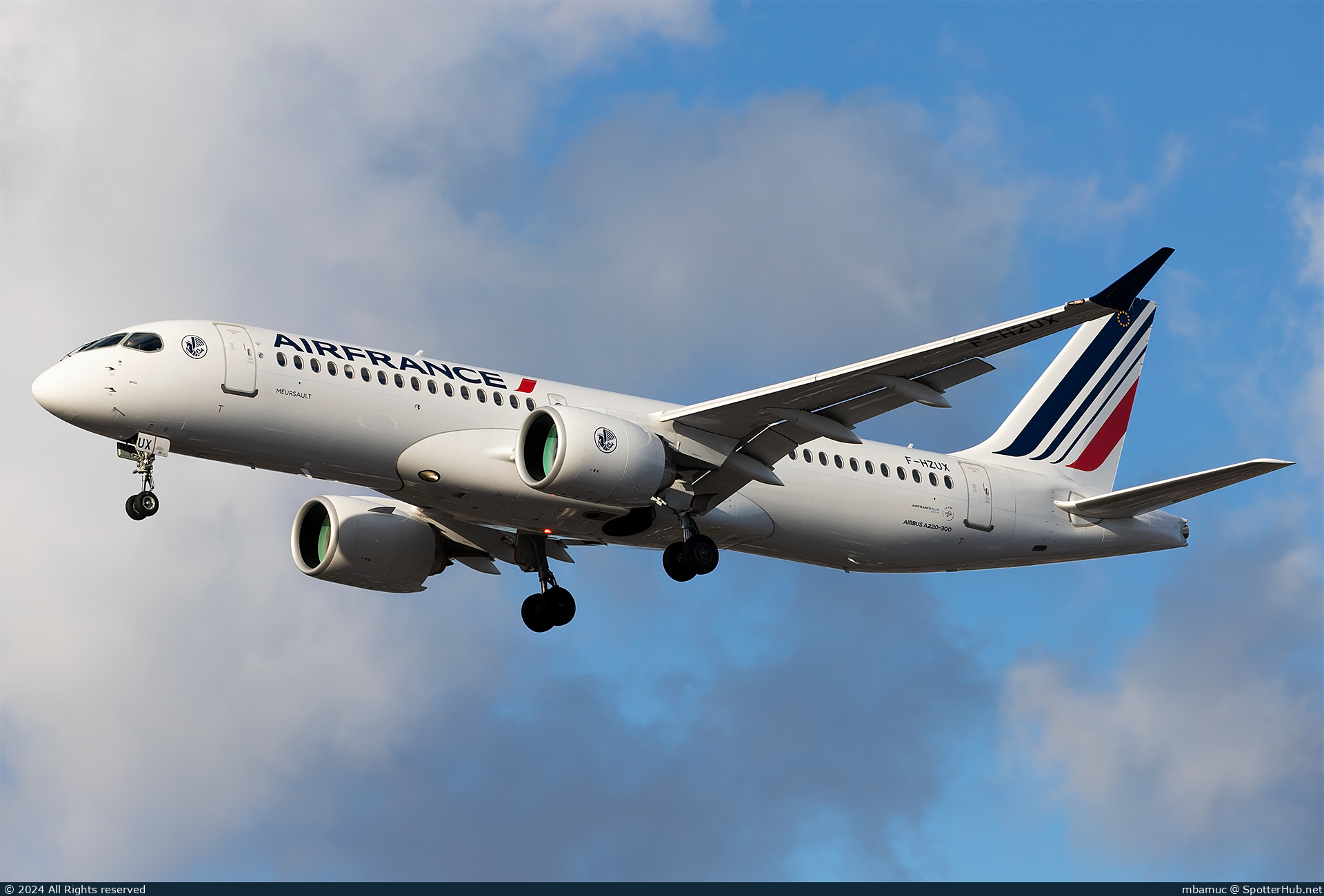 Photo of F-HZUX - Airbus A220-300 operated by Air France