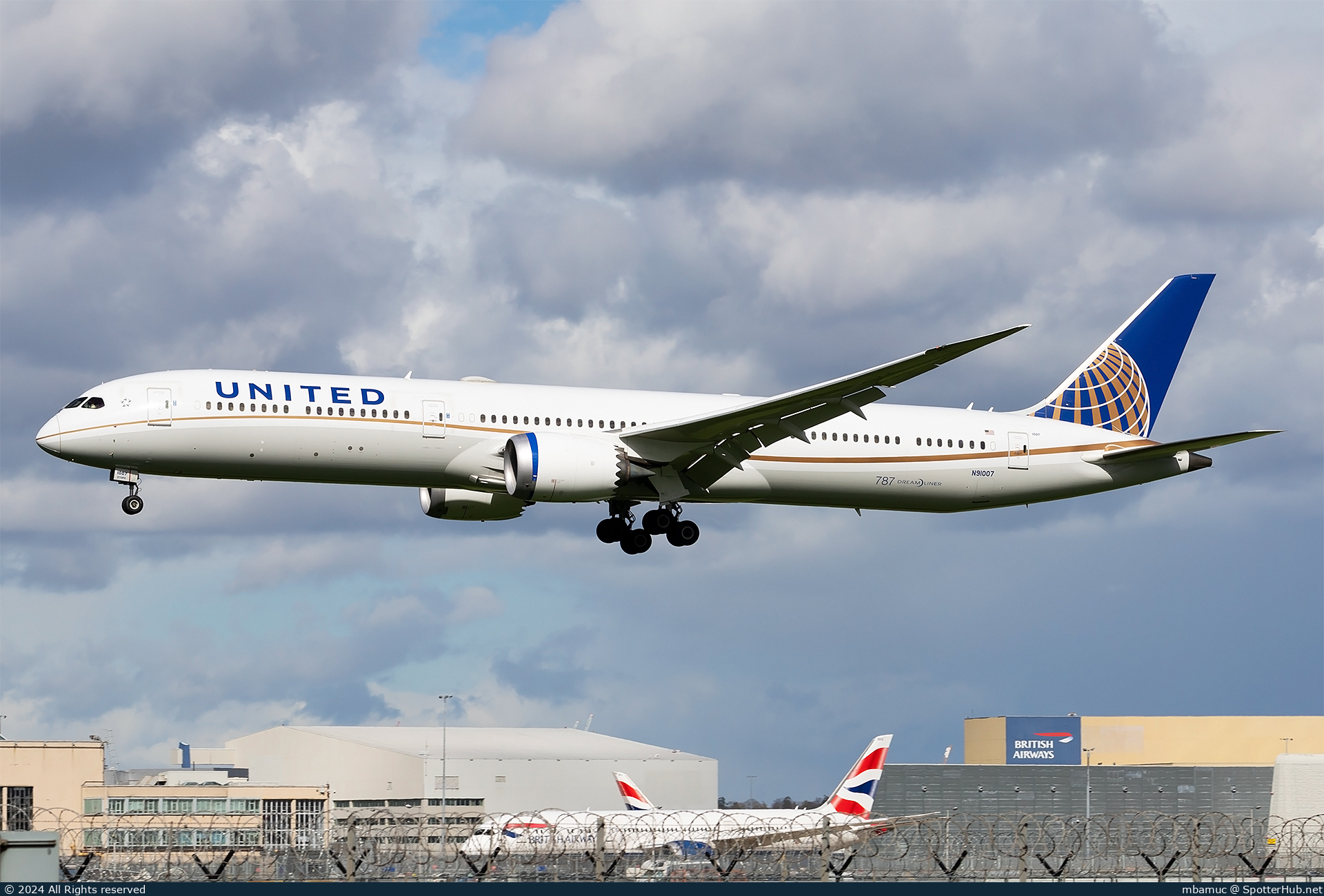 Photo of N91007 - Boeing 787-10 Dreamliner operated by United Airlines