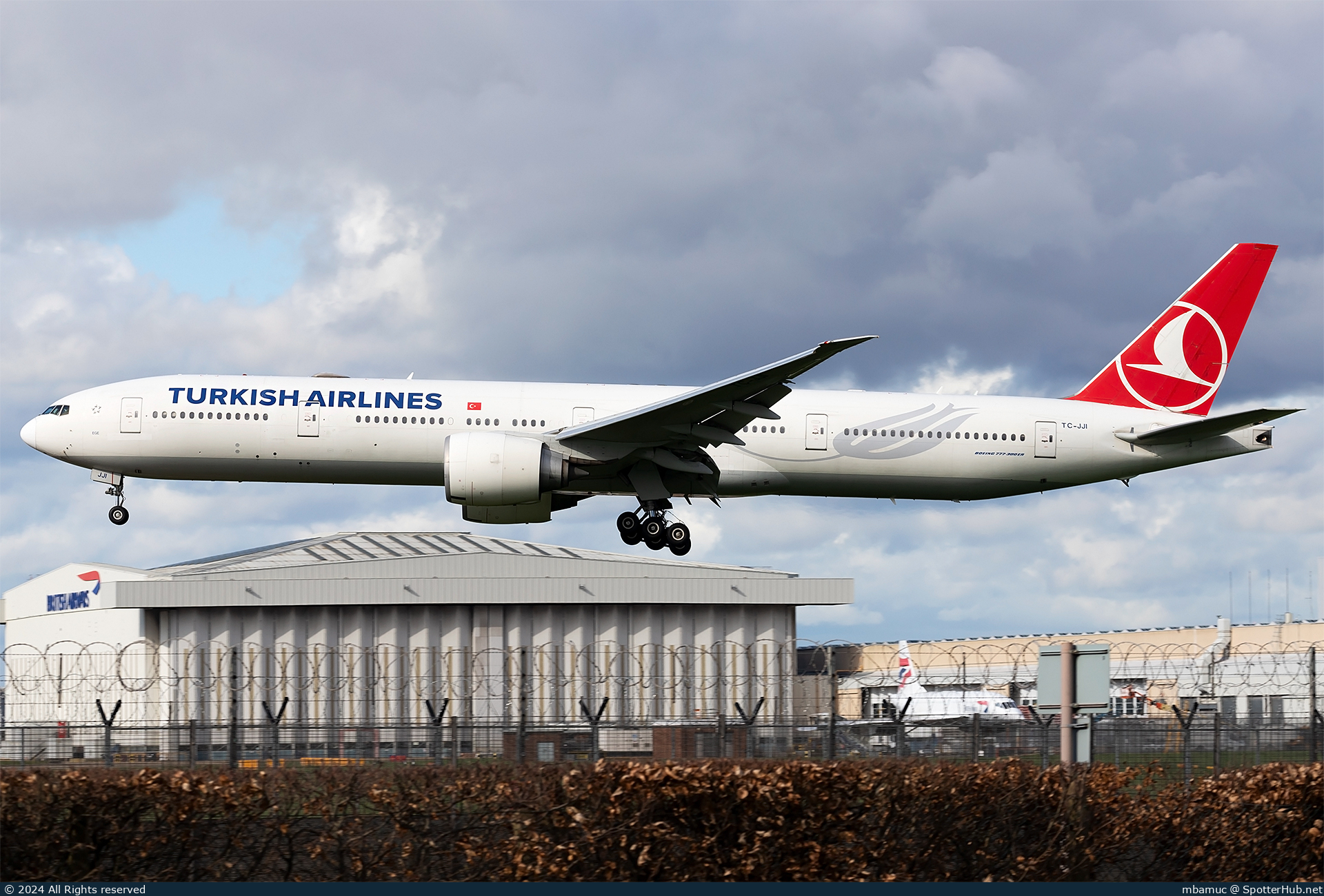 Photo of TC-JJI - Boeing 777-3F2(ER) operated by Turkish Airlines