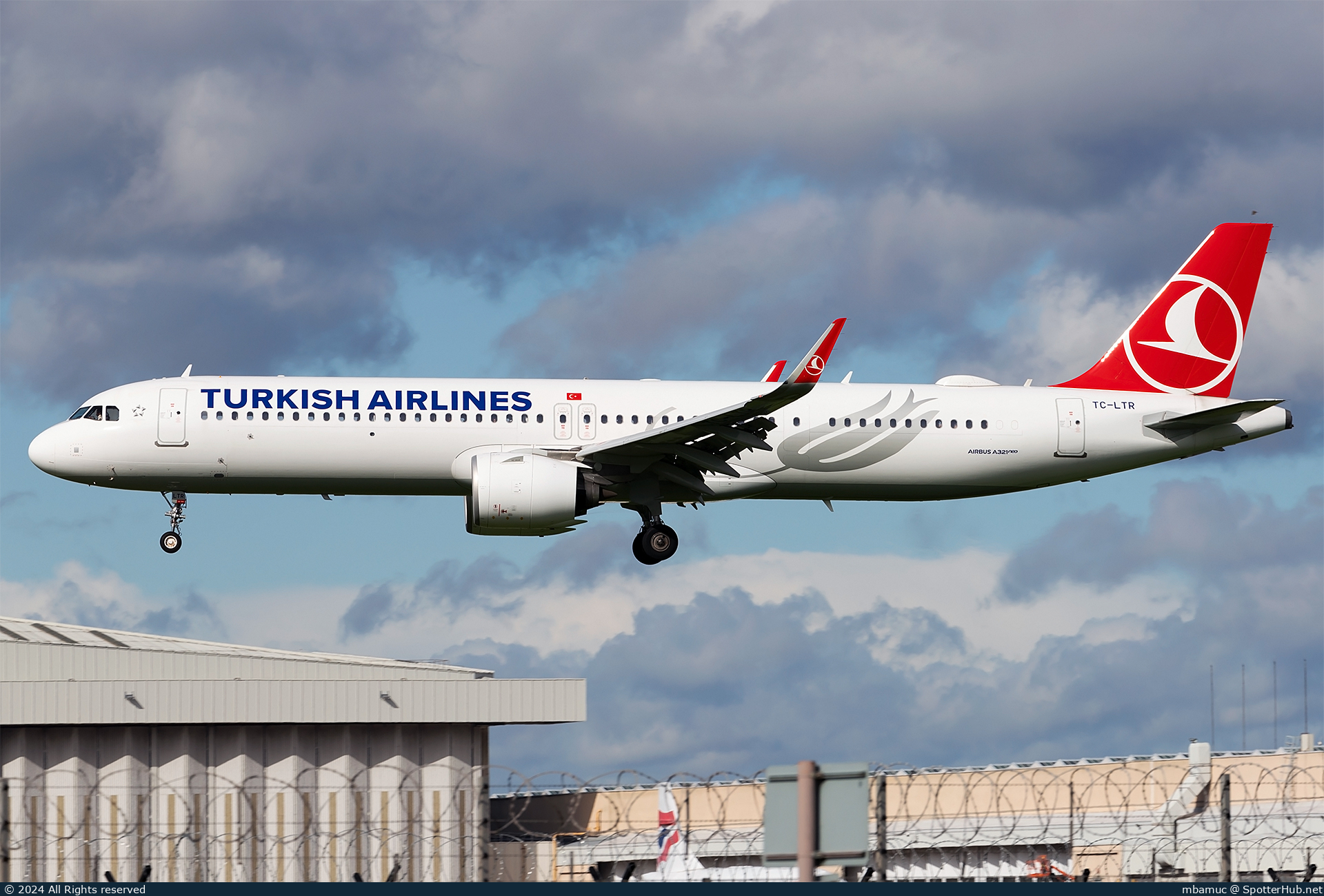 Photo of TC-LTR - Airbus A321-271NX operated by Turkish Airlines