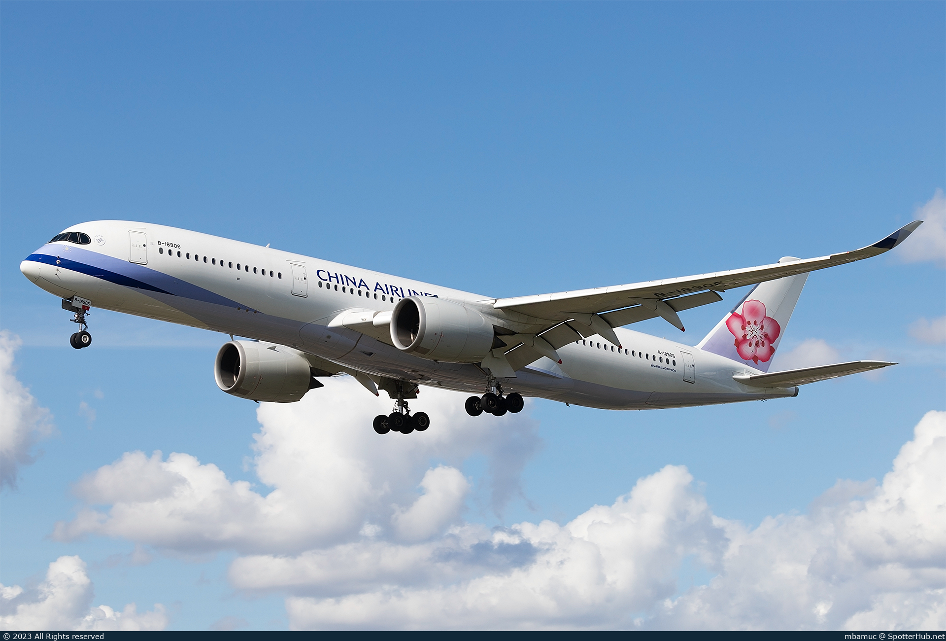 Photo of B-18906 - Airbus A350-941 operated by China Airlines
