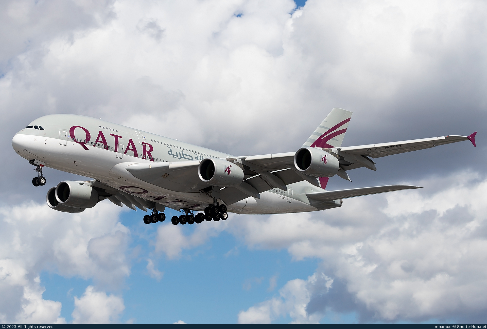 Photo of A7-APH - Airbus A380-861 operated by Qatar Airways