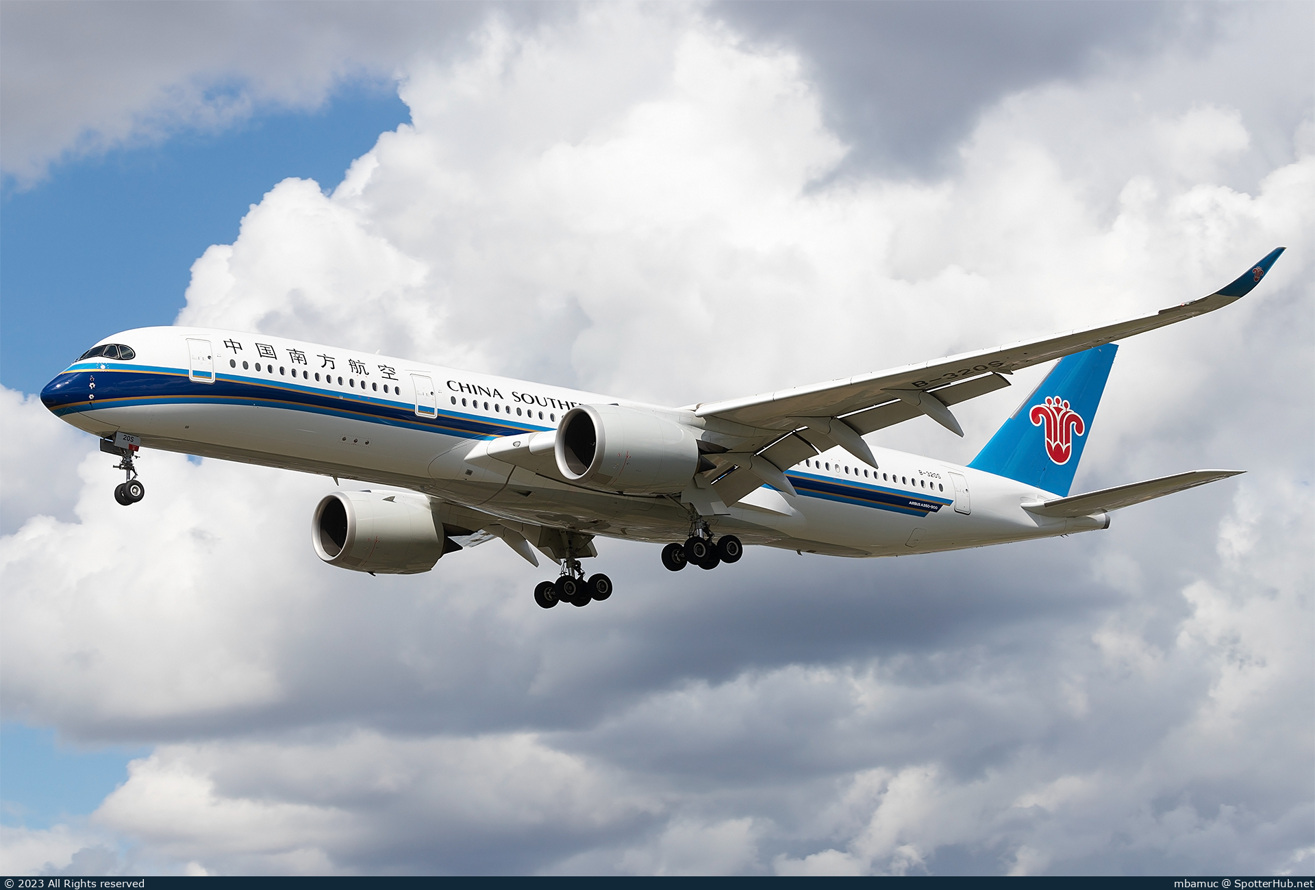 Photo of B-320S - Airbus A350-941 operated by China Southern Airlines